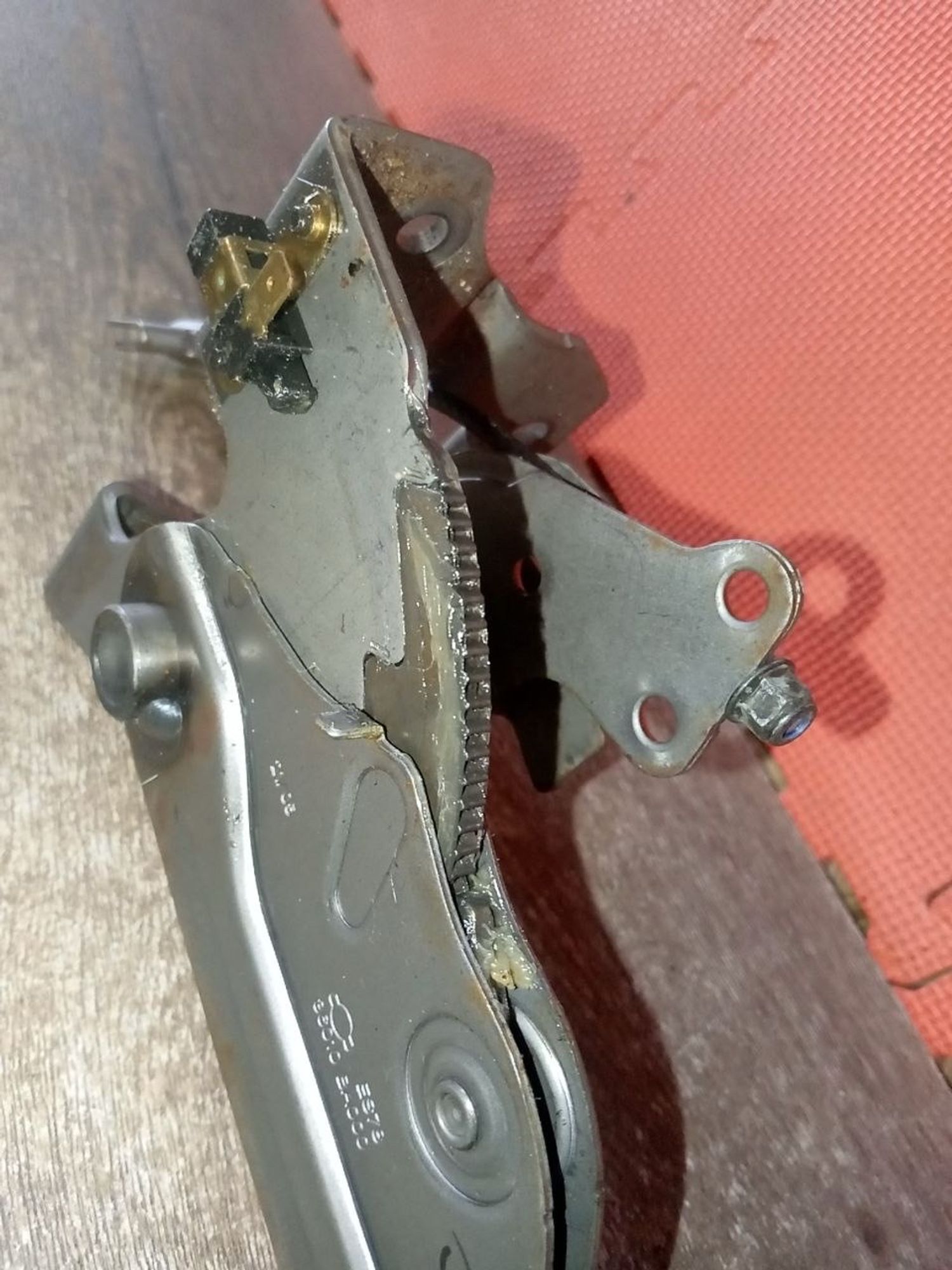 https://ycs.partsauto.market/partsauto-images/thmbs/userImages/a486c87f8955b6e25f9185efee619899/part/73d59b4d-7aeb-4291-a781-c1bf04c18fc6_1775855491479.jpg