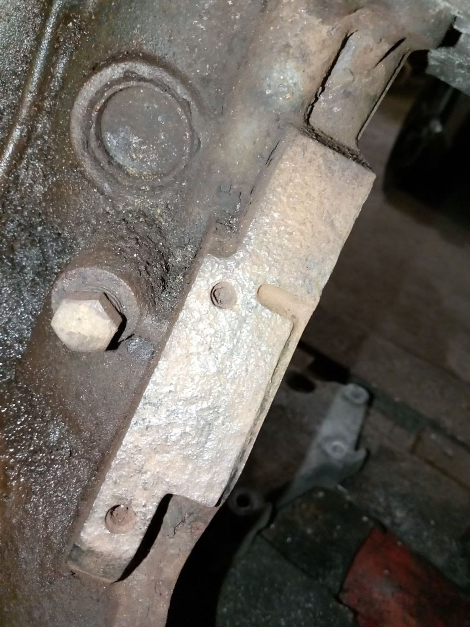 https://ycs.partsauto.market/partsauto-images/thmbs/userImages/a486c87f8955b6e25f9185efee619899/part/75d5a7e8-0a21-4ff7-800a-15629410246e_1775856128528.jpg