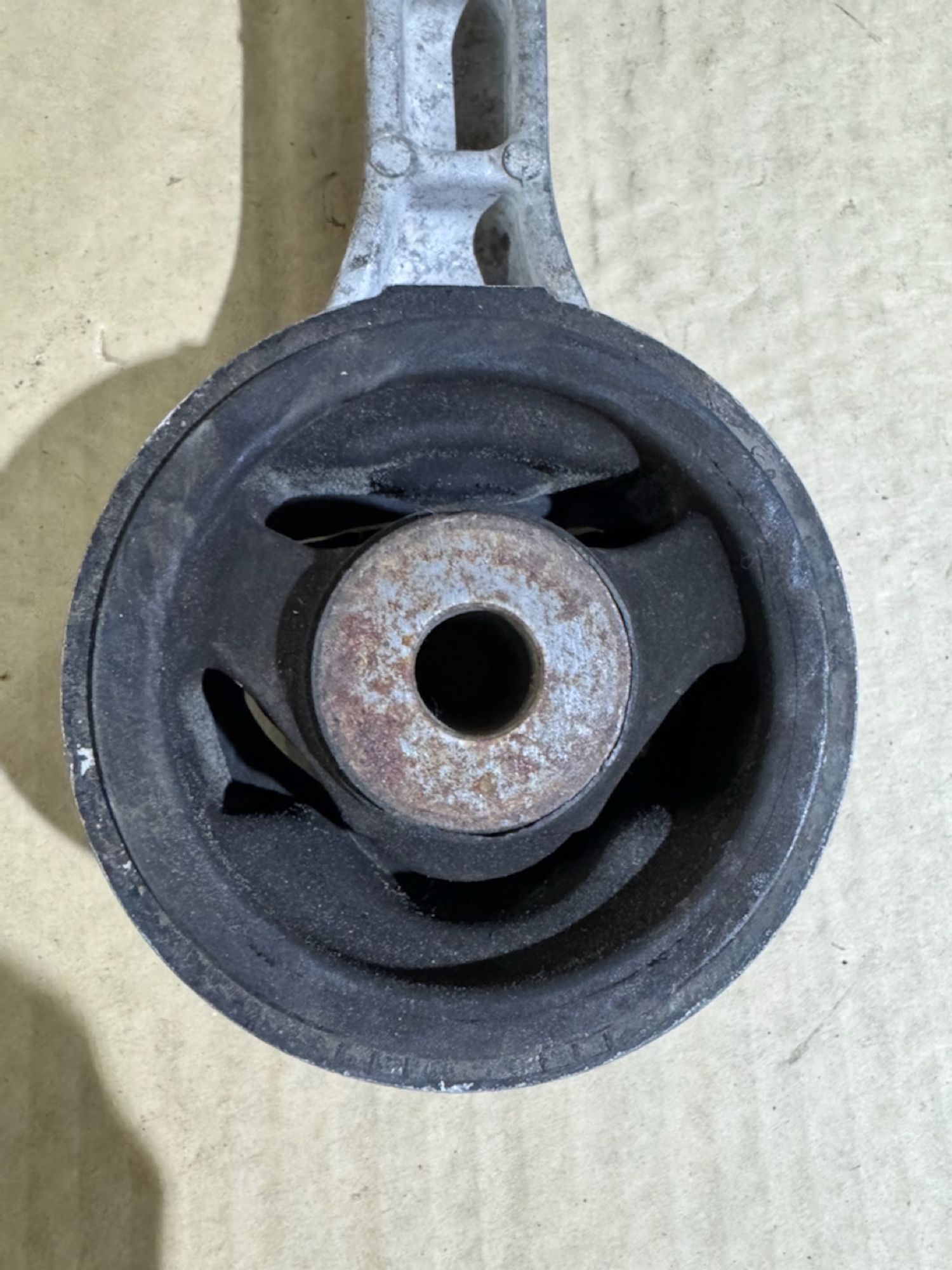 https://ycs.partsauto.market/partsauto-images/thmbs/userImages/a486c87f8955b6e25f9185efee619899/part/7683bf56-92a2-42e1-8d70-9588d2f15e33_1786352096112.jpg