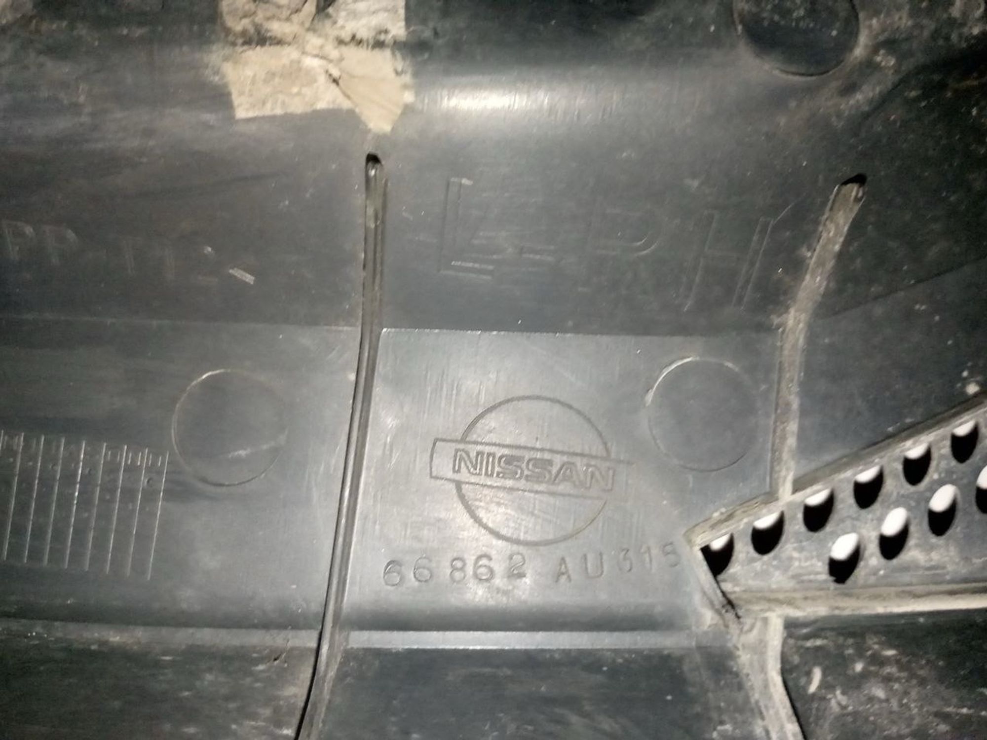 https://ycs.partsauto.market/partsauto-images/thmbs/userImages/a486c87f8955b6e25f9185efee619899/part/76993132-ec59-48bf-bdca-690a893eb893_1775855081821.jpg