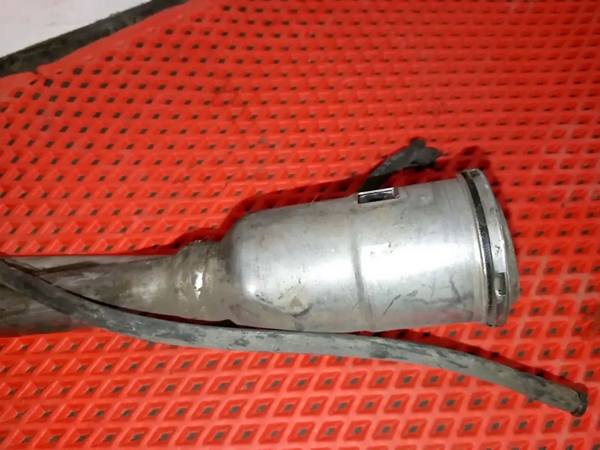 https://ycs.partsauto.market/partsauto-images/thmbs/userImages/a486c87f8955b6e25f9185efee619899/part/778a5c1c-7d43-4f68-87a5-36ed49e90023_1779344256342.jpg