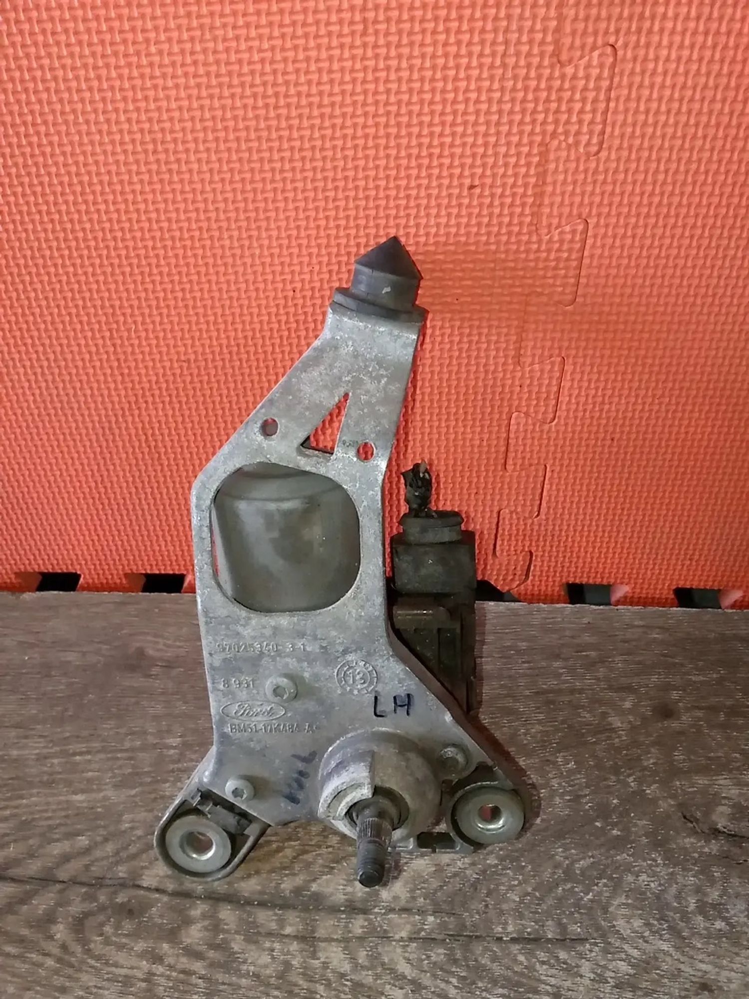 https://ycs.partsauto.market/partsauto-images/thmbs/userImages/a486c87f8955b6e25f9185efee619899/part/77a45bca-e4c8-4d78-b75a-b8b67f3b65e6_1778052900340.jpg