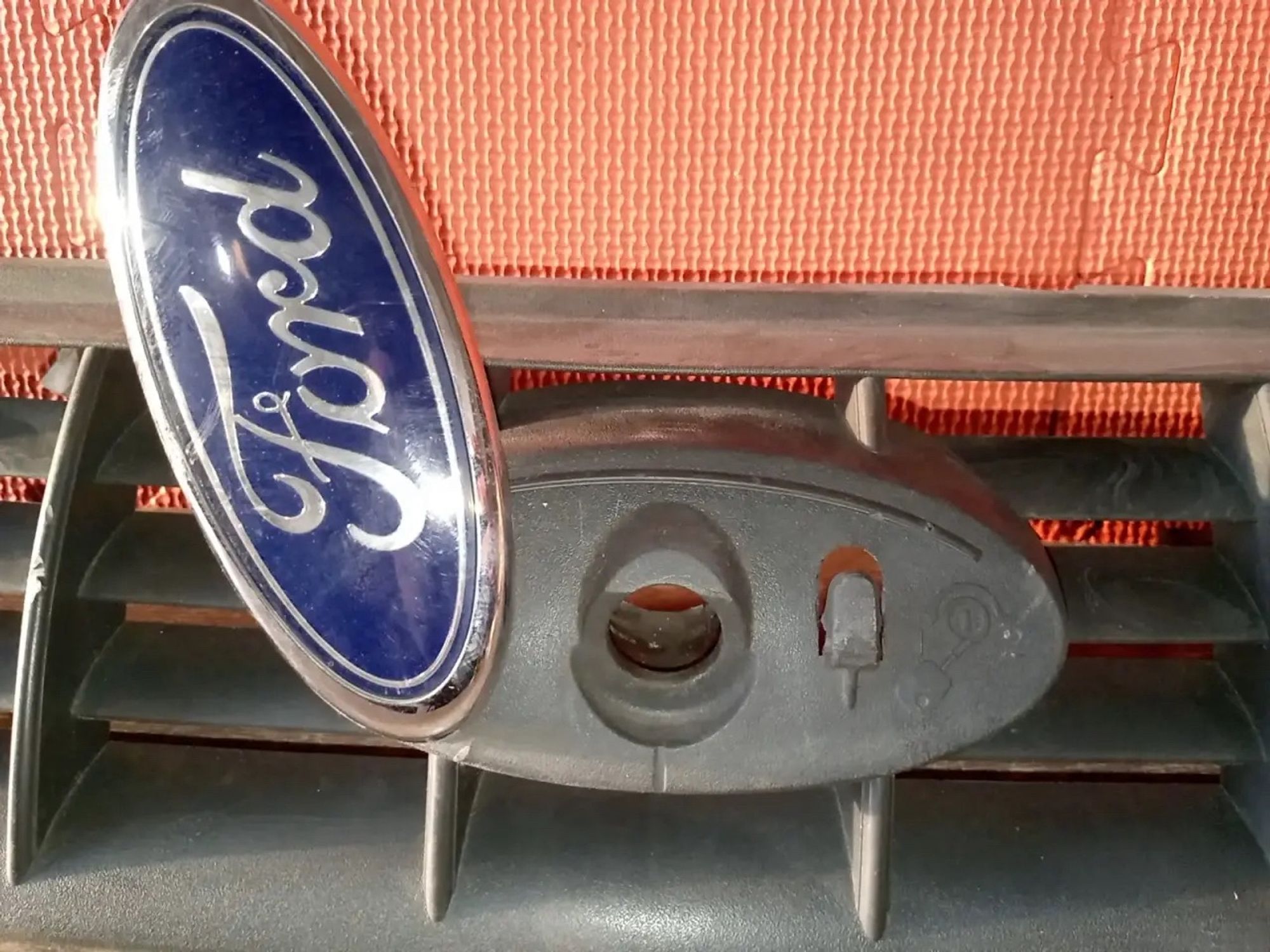 https://ycs.partsauto.market/partsauto-images/thmbs/userImages/a486c87f8955b6e25f9185efee619899/part/78b9abab-bd84-4a72-8651-8ea0d41dedd0_1779051738013.jpg