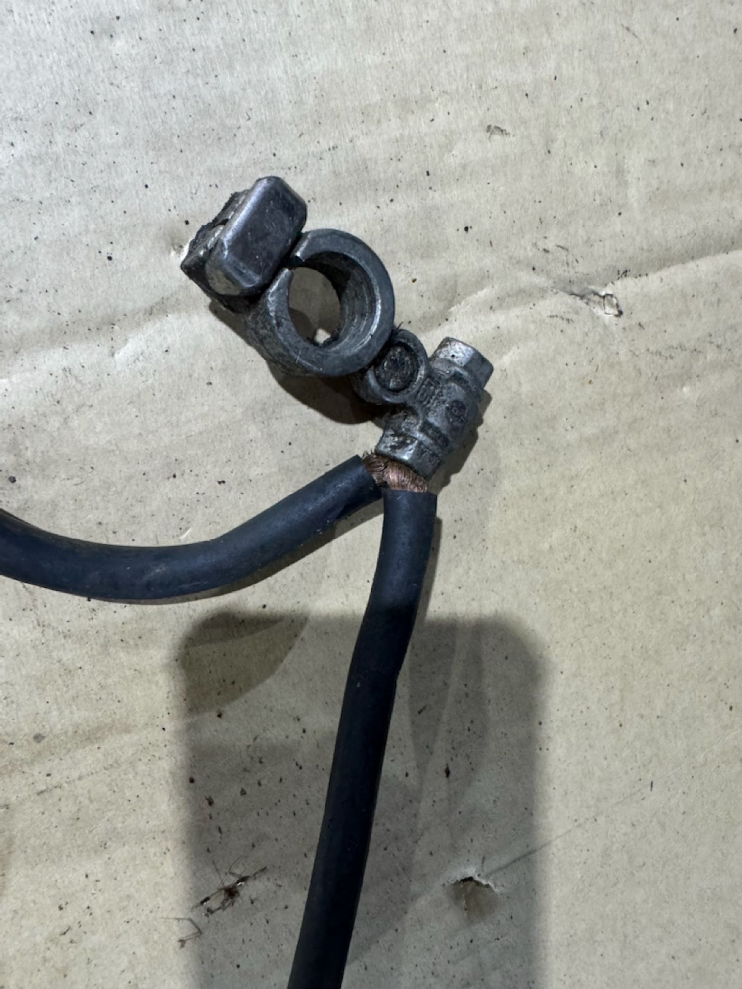 https://ycs.partsauto.market/partsauto-images/thmbs/userImages/a486c87f8955b6e25f9185efee619899/part/7b38f056-733d-4855-bb3d-79a18b798012_1784966947002.jpg