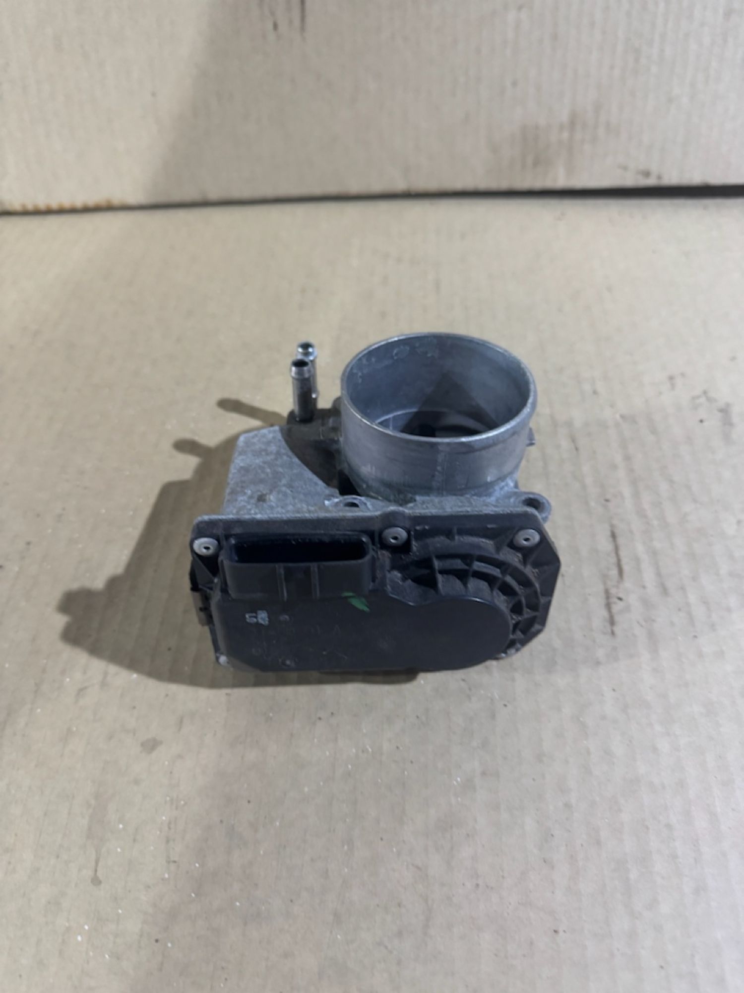 https://ycs.partsauto.market/partsauto-images/thmbs/userImages/a486c87f8955b6e25f9185efee619899/part/7bd92cb1-6cb8-48ab-a379-8289f6d4683b_1784622855628.jpg