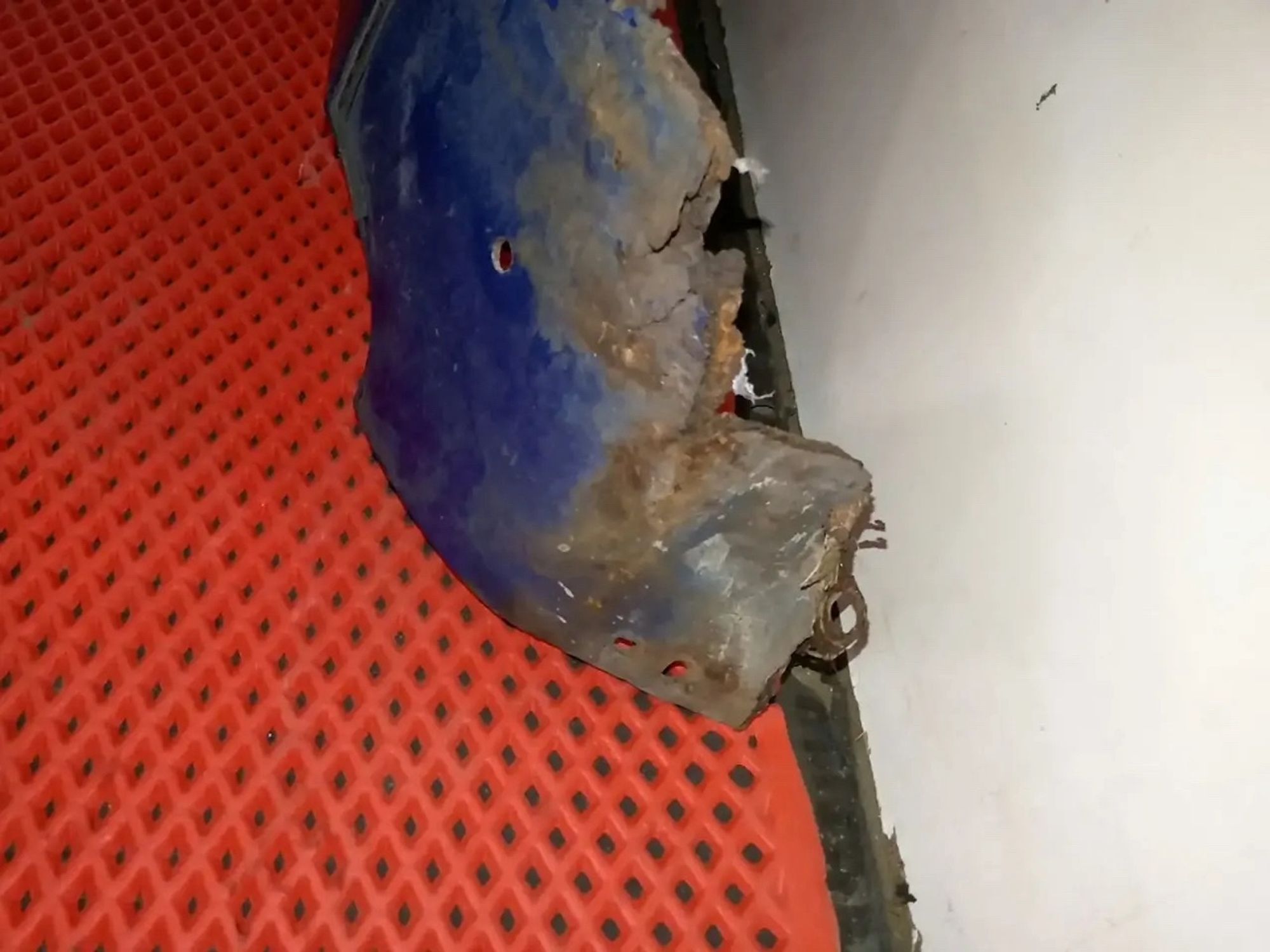 https://ycs.partsauto.market/partsauto-images/thmbs/userImages/a486c87f8955b6e25f9185efee619899/part/7c1c4d77-5d40-4d64-8e93-f1d1cb1767b0_1779344223832.jpg