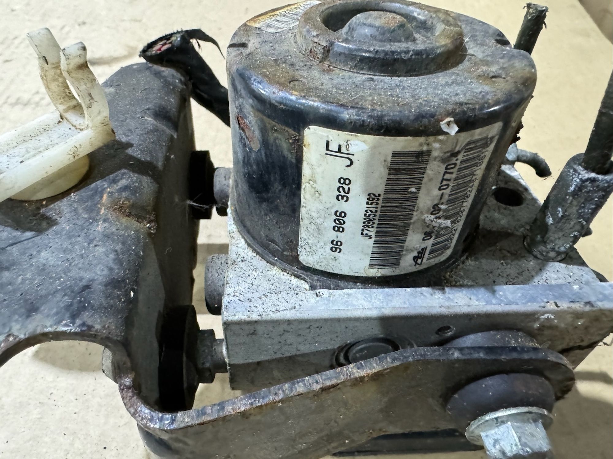https://ycs.partsauto.market/partsauto-images/thmbs/userImages/a486c87f8955b6e25f9185efee619899/part/7ca2eed2-8f3f-487b-88a8-a00bd14917f1_1775854323968.jpg