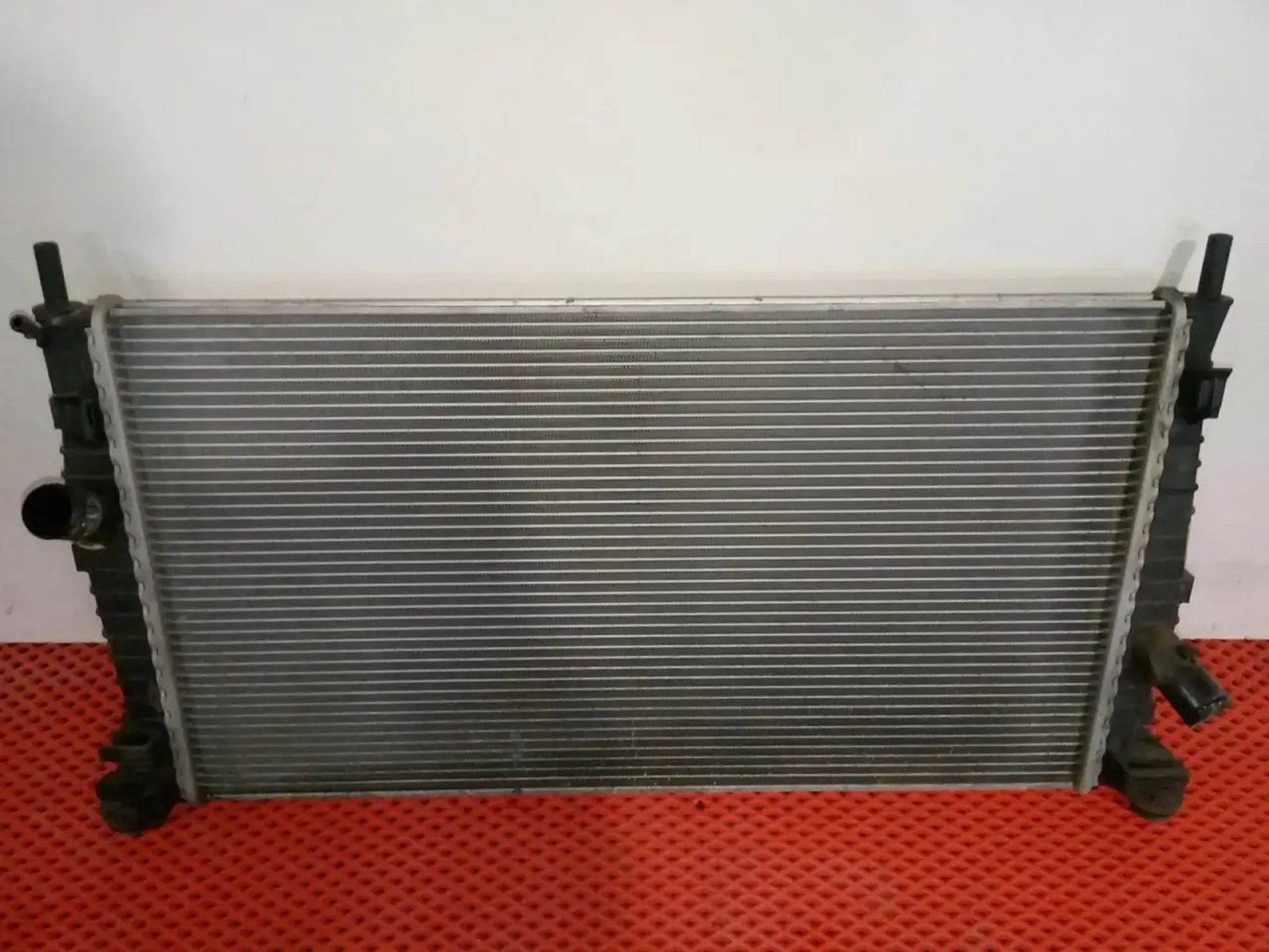 https://ycs.partsauto.market/partsauto-images/thmbs/userImages/a486c87f8955b6e25f9185efee619899/part/7e627692-745d-49cc-9b3e-6f023bbd9d79_1778653159228.jpg