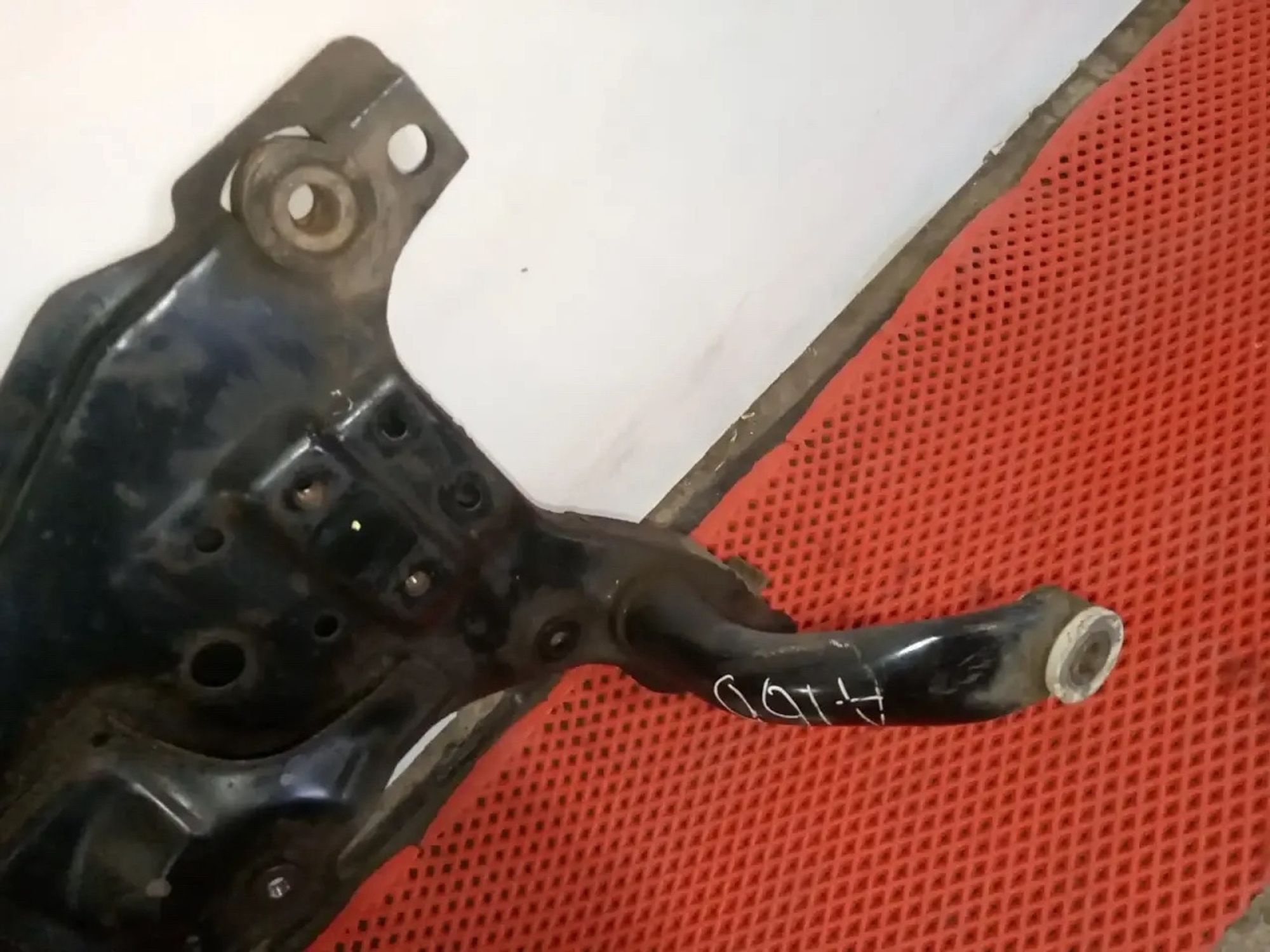 https://ycs.partsauto.market/partsauto-images/thmbs/userImages/a486c87f8955b6e25f9185efee619899/part/7ee999ac-4456-4b88-be9f-a85a668b3cc6_1779789052738.jpg