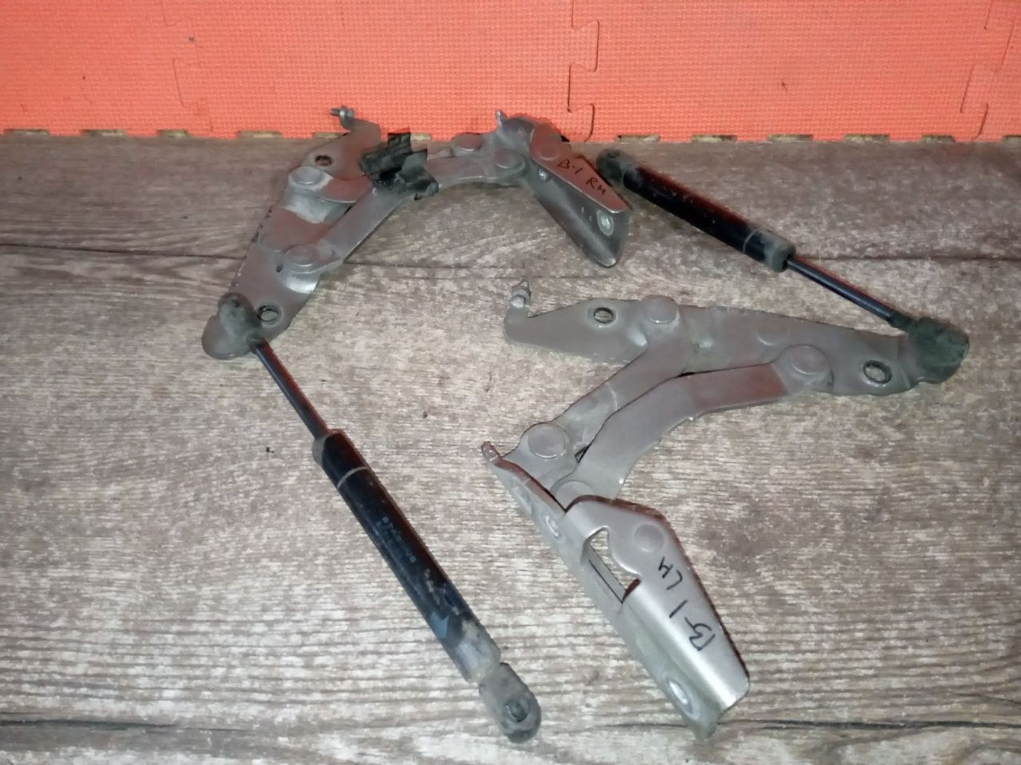https://ycs.partsauto.market/partsauto-images/thmbs/userImages/a486c87f8955b6e25f9185efee619899/part/7f93811b-7567-4d05-91f9-1a595b8fe8d5_1775917496728.jpg