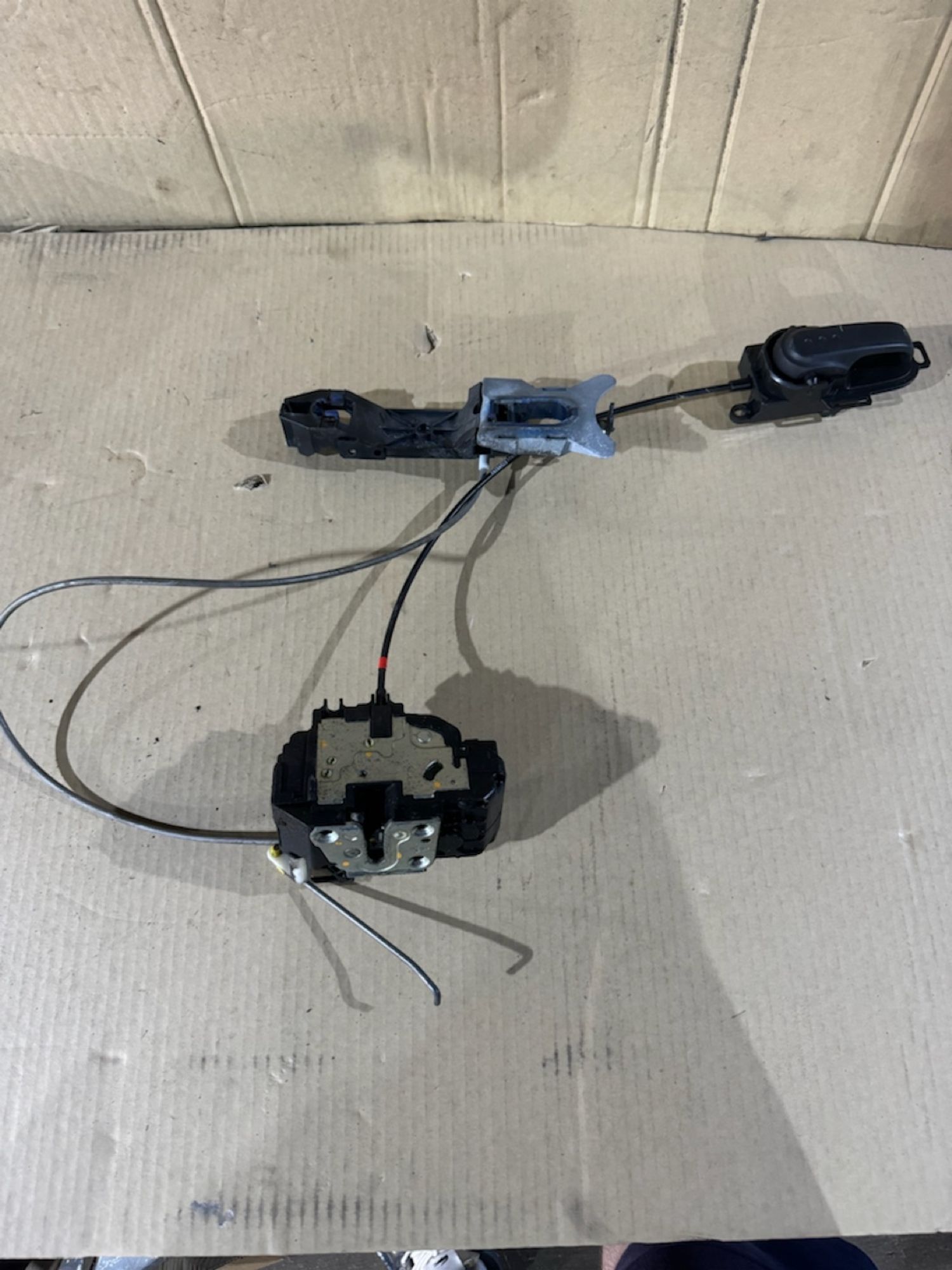 https://ycs.partsauto.market/partsauto-images/thmbs/userImages/a486c87f8955b6e25f9185efee619899/part/81722873-cdd5-4256-974b-6b8e5fa14475_1779786224631.jpg