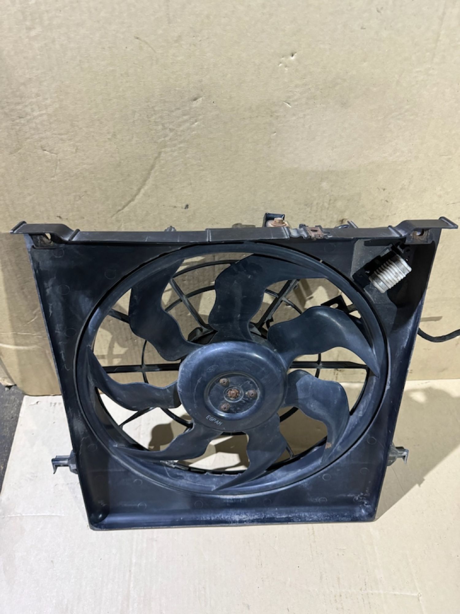 https://ycs.partsauto.market/partsauto-images/thmbs/userImages/a486c87f8955b6e25f9185efee619899/part/82305a64-aa44-4f8c-b94e-f41f8b0a4dcd_1776857685746.jpg