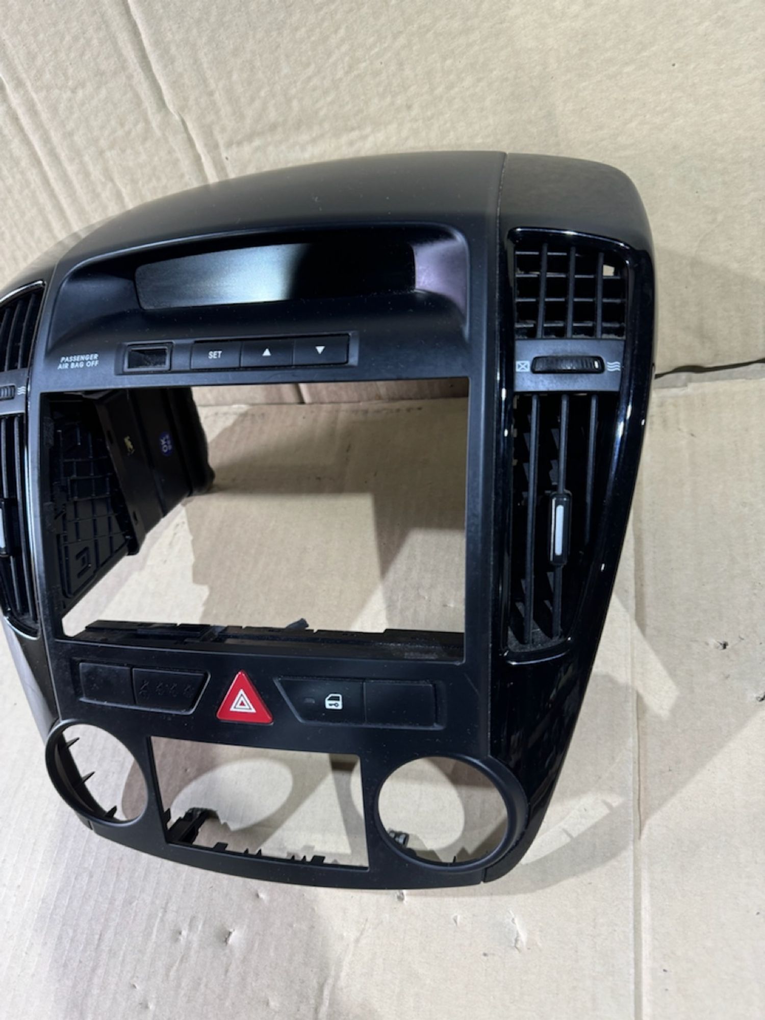 https://ycs.partsauto.market/partsauto-images/thmbs/userImages/a486c87f8955b6e25f9185efee619899/part/8238f7d0-fced-4c58-ad7d-75cd1150ffcf_1780044131732.jpg