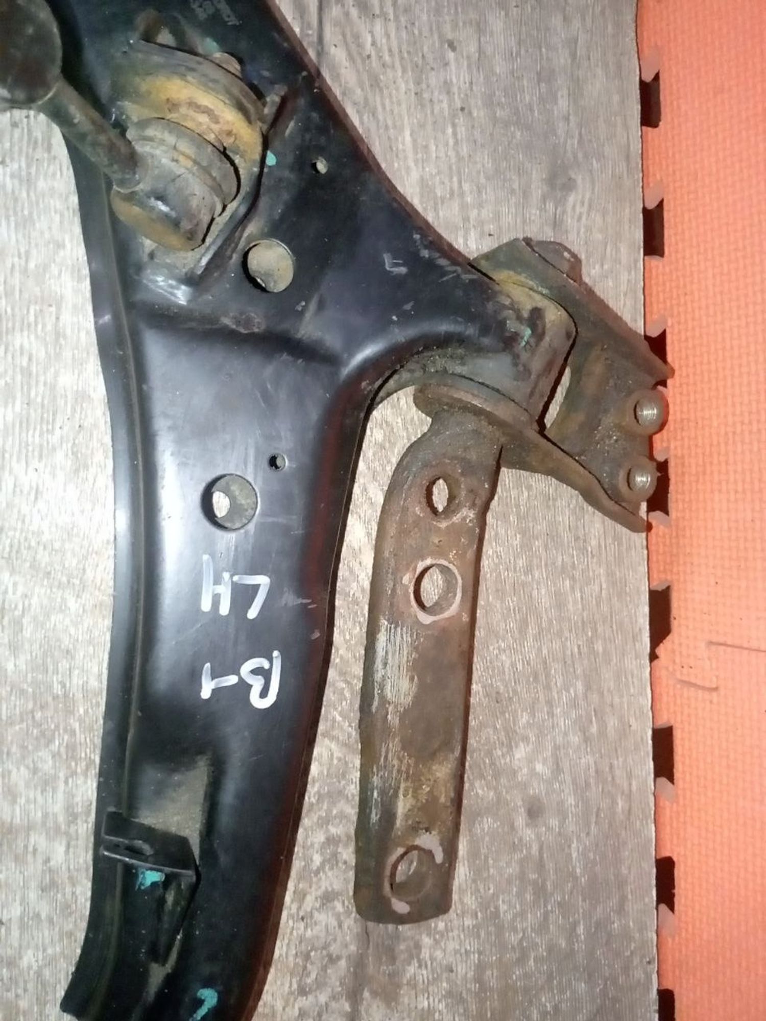 https://ycs.partsauto.market/partsauto-images/thmbs/userImages/a486c87f8955b6e25f9185efee619899/part/842e7833-ac9f-4920-b53e-9fcb55a58eea_1775917568376.jpg