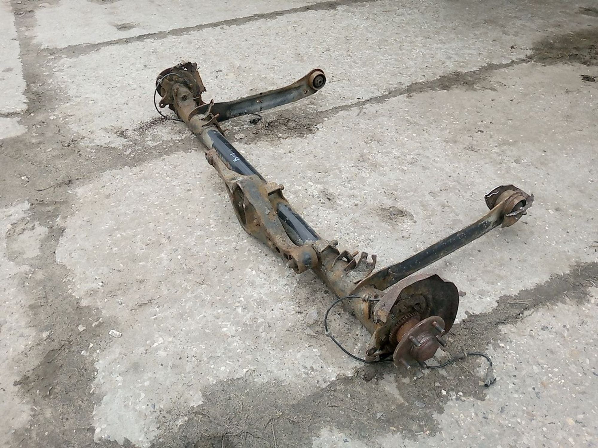 https://ycs.partsauto.market/partsauto-images/thmbs/userImages/a486c87f8955b6e25f9185efee619899/part/86325cdf-7690-4b91-9355-68cf4461e65b_1775856538233.jpg