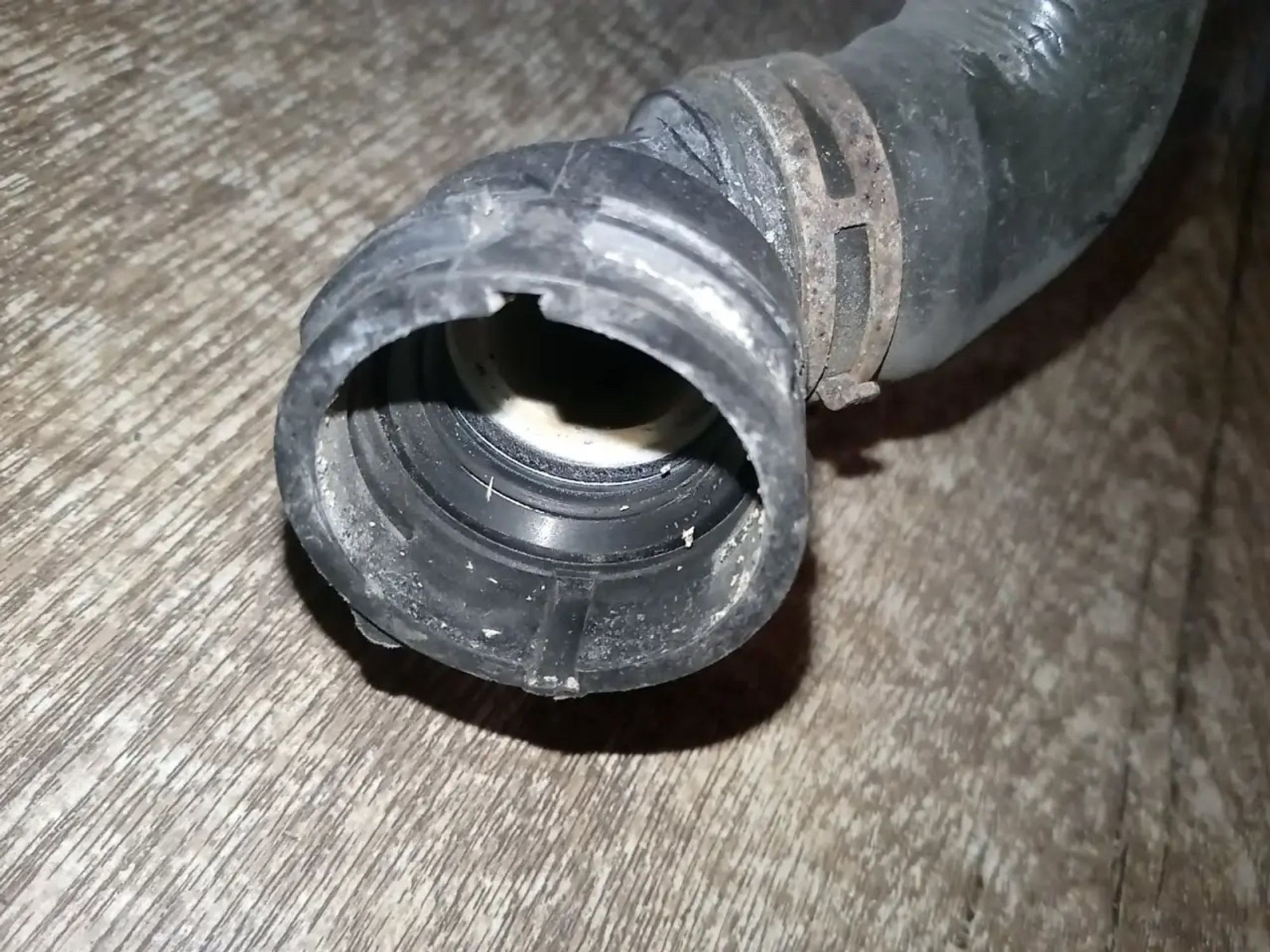 https://ycs.partsauto.market/partsauto-images/thmbs/userImages/a486c87f8955b6e25f9185efee619899/part/8712dfff-df34-4b5c-b43a-62ca30e09531_1787000198320.jpg