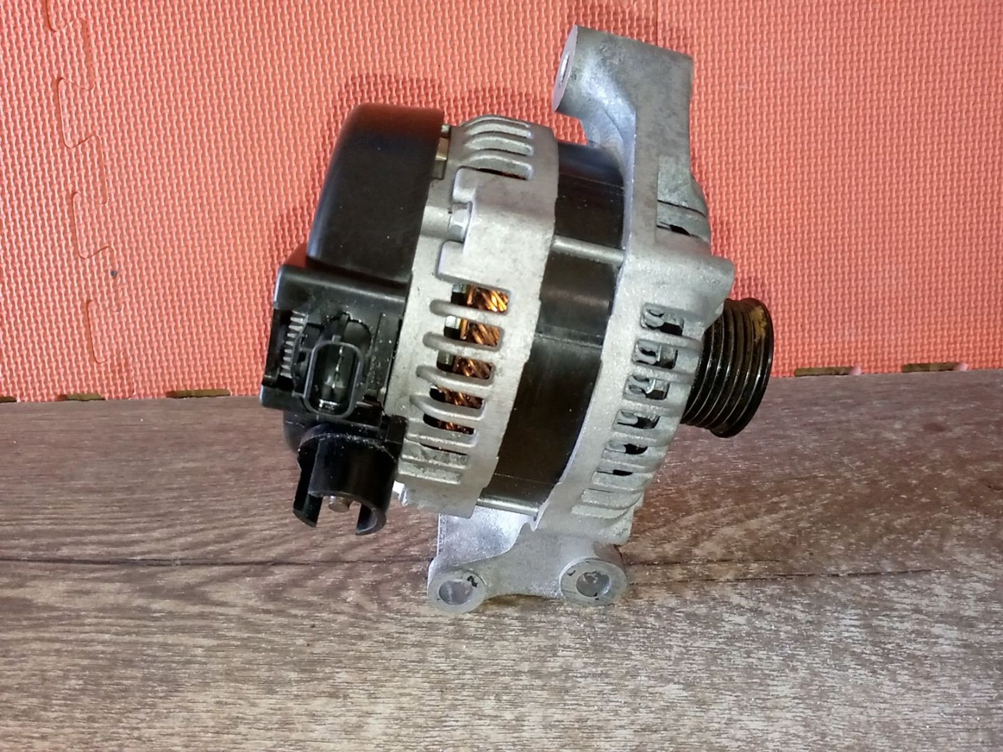 https://ycs.partsauto.market/partsauto-images/thmbs/userImages/a486c87f8955b6e25f9185efee619899/part/876579df-bae0-4101-8d6f-7d2016984c75_1782454462810.jpg