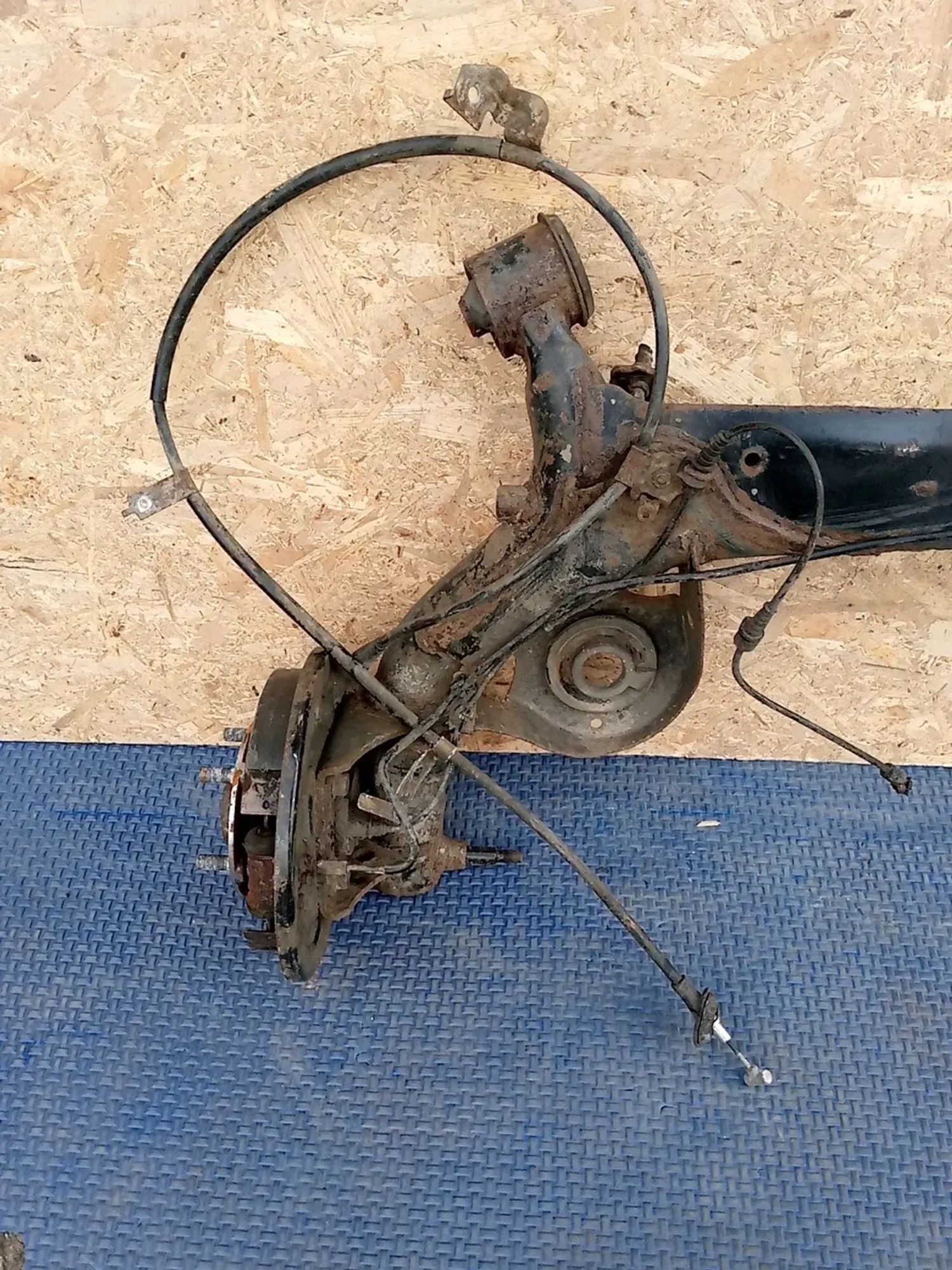 https://ycs.partsauto.market/partsauto-images/thmbs/userImages/a486c87f8955b6e25f9185efee619899/part/87c7b46b-6f1f-48a9-aaa7-108b37735014_1785441519282.jpg