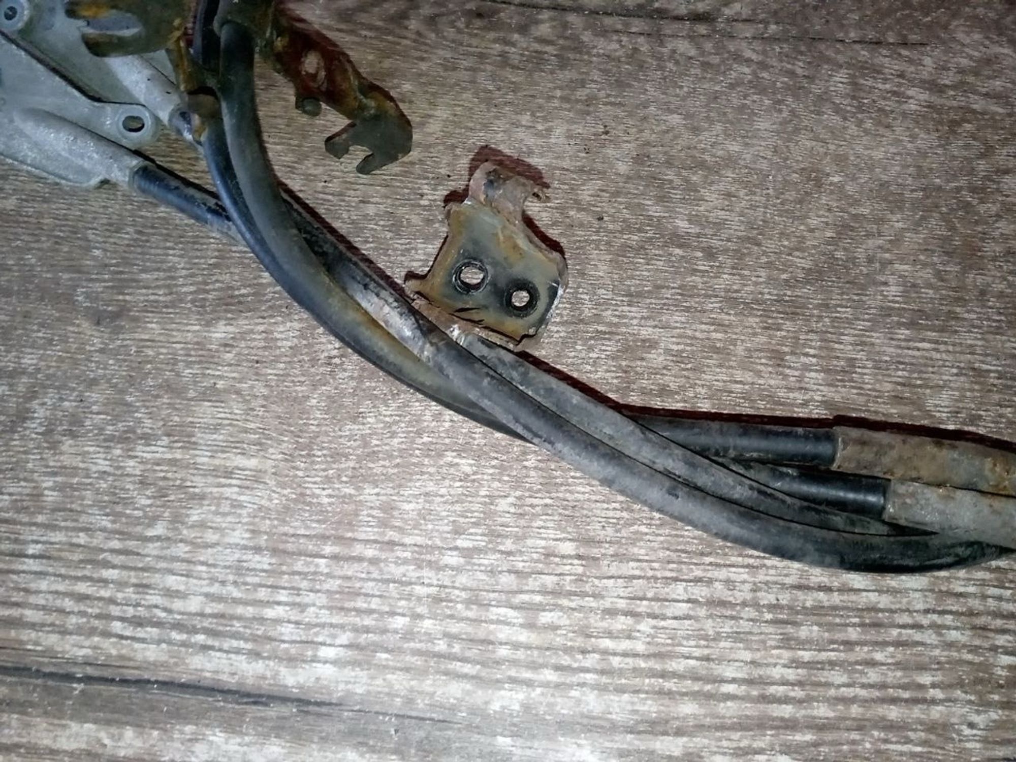https://ycs.partsauto.market/partsauto-images/thmbs/userImages/a486c87f8955b6e25f9185efee619899/part/884dd615-a612-4ef1-88f3-aeb8a452f4c5_1775856158969.jpg