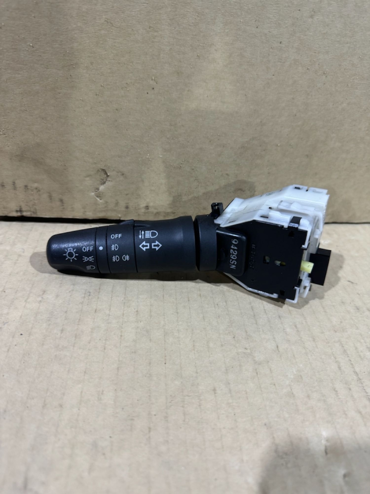 https://ycs.partsauto.market/partsauto-images/thmbs/userImages/a486c87f8955b6e25f9185efee619899/part/888f0271-e275-4c9c-a000-3519e7a14d62_1782461948620.jpg