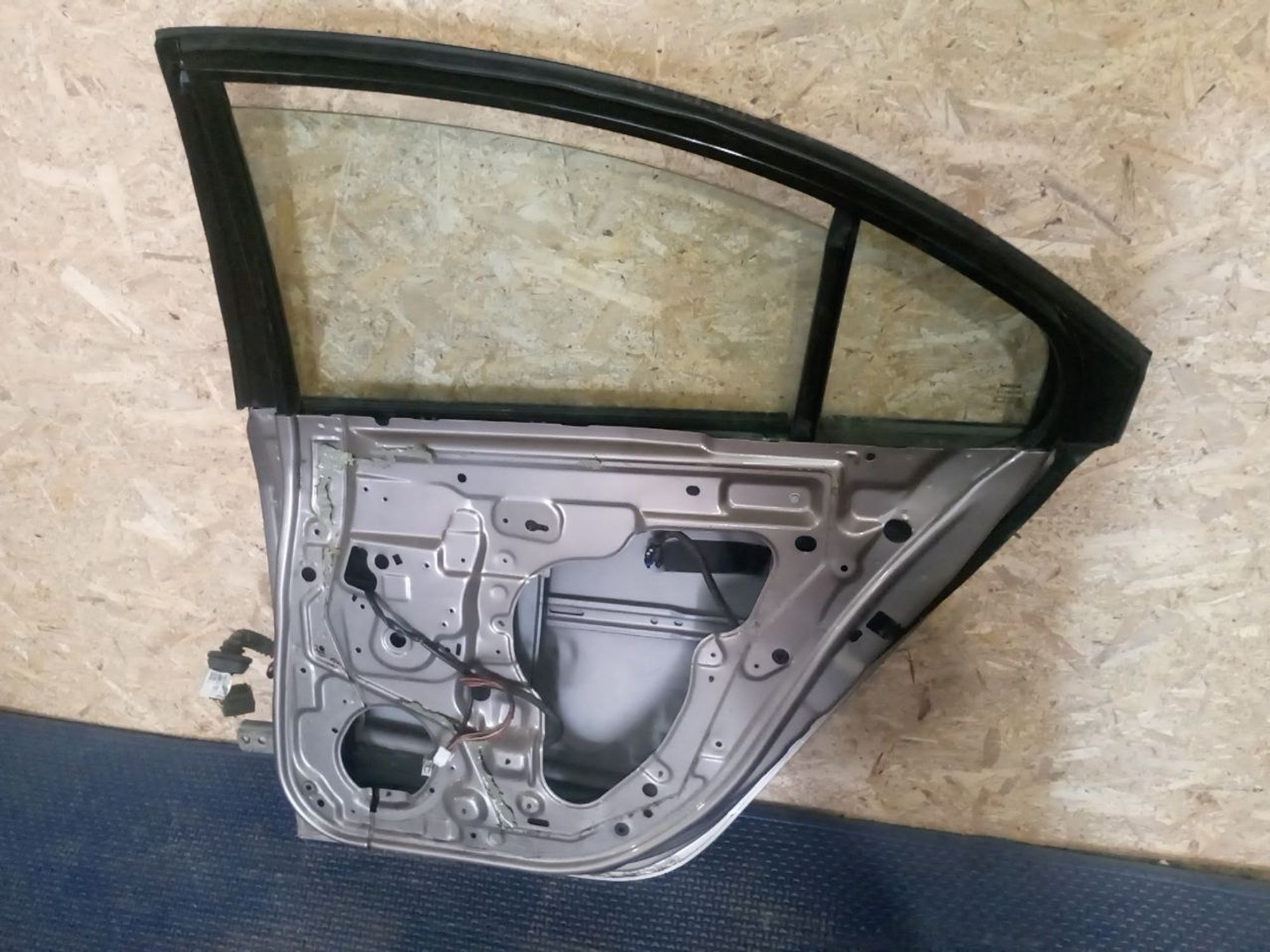 https://ycs.partsauto.market/partsauto-images/thmbs/userImages/a486c87f8955b6e25f9185efee619899/part/8a124c7b-ad4a-4a79-853a-ca920ba8e0a7_1775856544304.jpg