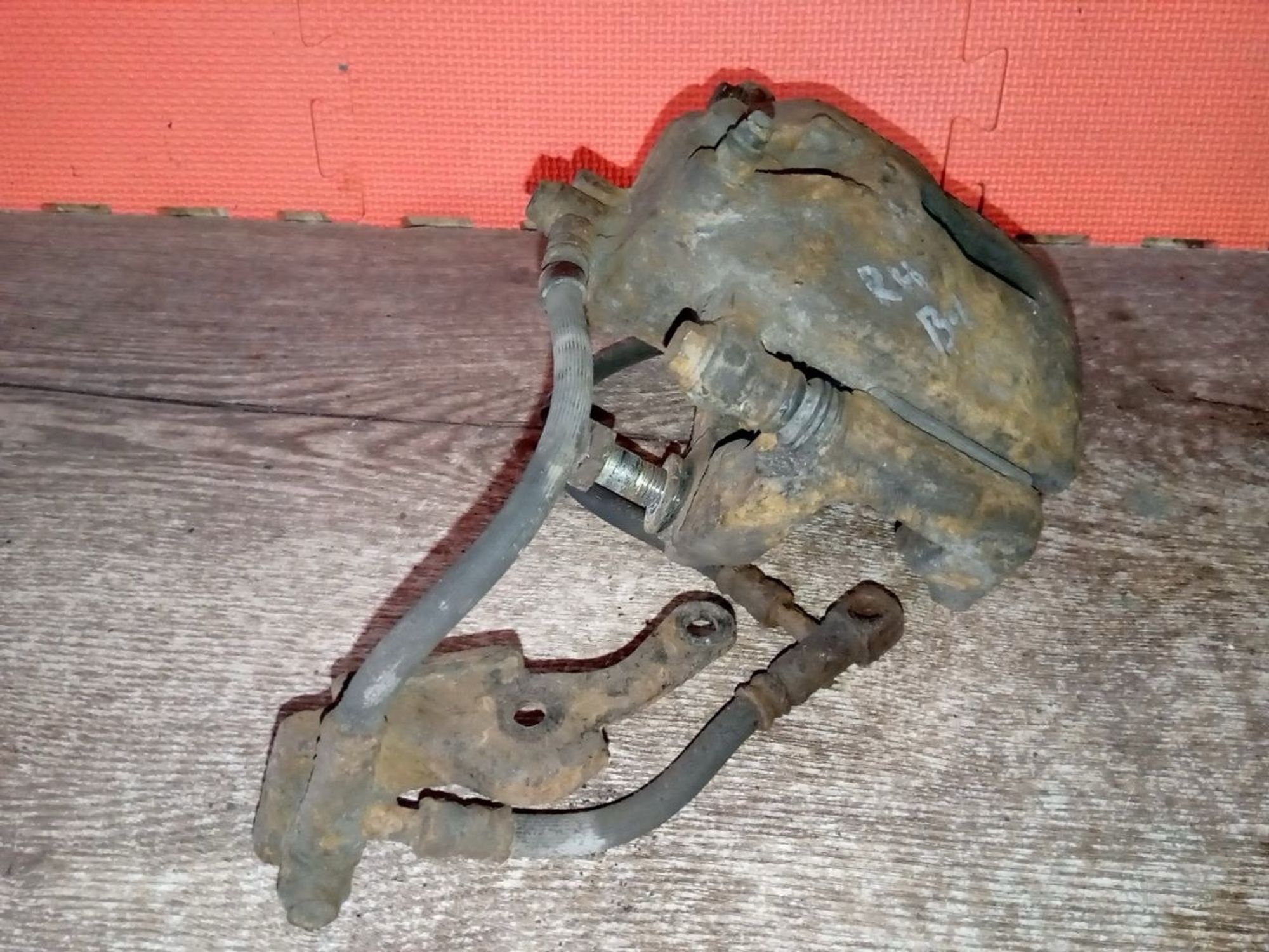 https://ycs.partsauto.market/partsauto-images/thmbs/userImages/a486c87f8955b6e25f9185efee619899/part/8a211d3e-d8e3-45de-9bc7-c15019a2f1bb_1775856262139.jpg