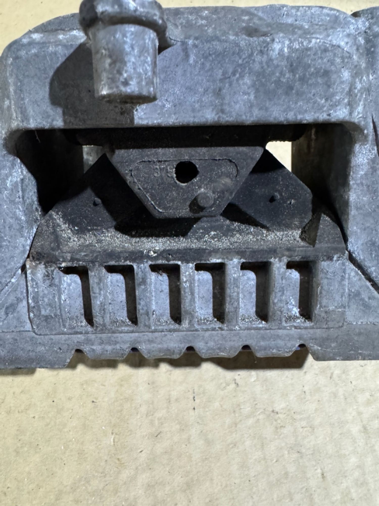 https://ycs.partsauto.market/partsauto-images/thmbs/userImages/a486c87f8955b6e25f9185efee619899/part/8b36d4d6-4a8a-41ce-bacc-6e5f375e9d8f_1786354423005.jpg