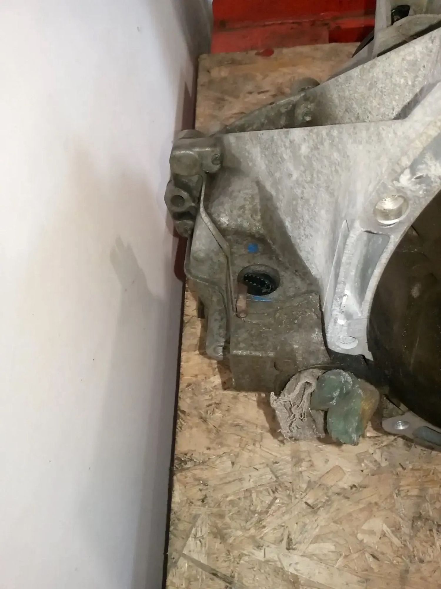 https://ycs.partsauto.market/partsauto-images/thmbs/userImages/a486c87f8955b6e25f9185efee619899/part/8ba4aaa4-4a78-41a1-97fb-36d8259d32a3_1779793167856.jpg