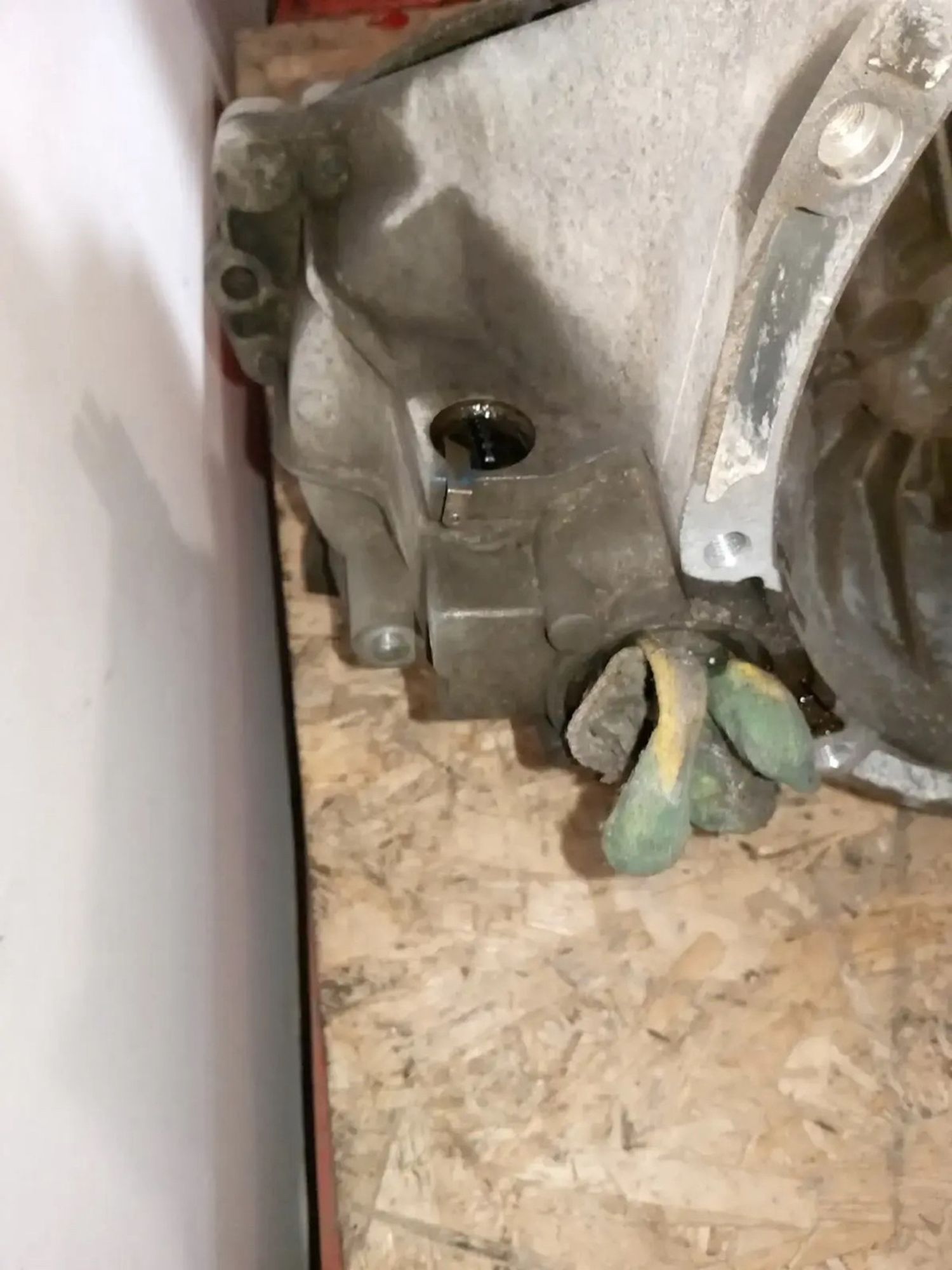 https://ycs.partsauto.market/partsauto-images/thmbs/userImages/a486c87f8955b6e25f9185efee619899/part/8d43f64d-6cdd-44df-8954-a88581392f56_1779793175730.jpg