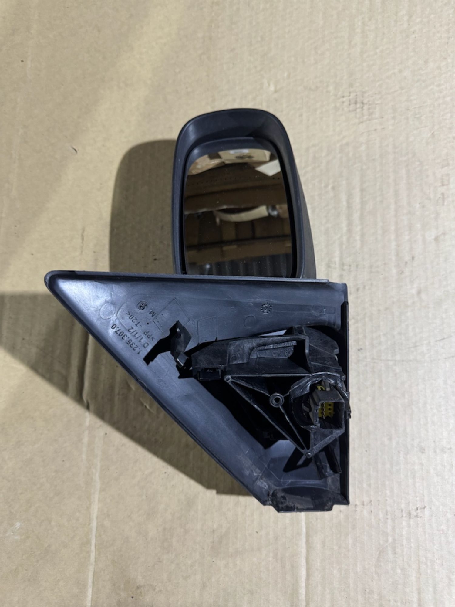 https://ycs.partsauto.market/partsauto-images/thmbs/userImages/a486c87f8955b6e25f9185efee619899/part/8d922671-f5d2-4790-a2b3-ffa08b9f5fc3_1784056668030.jpg
