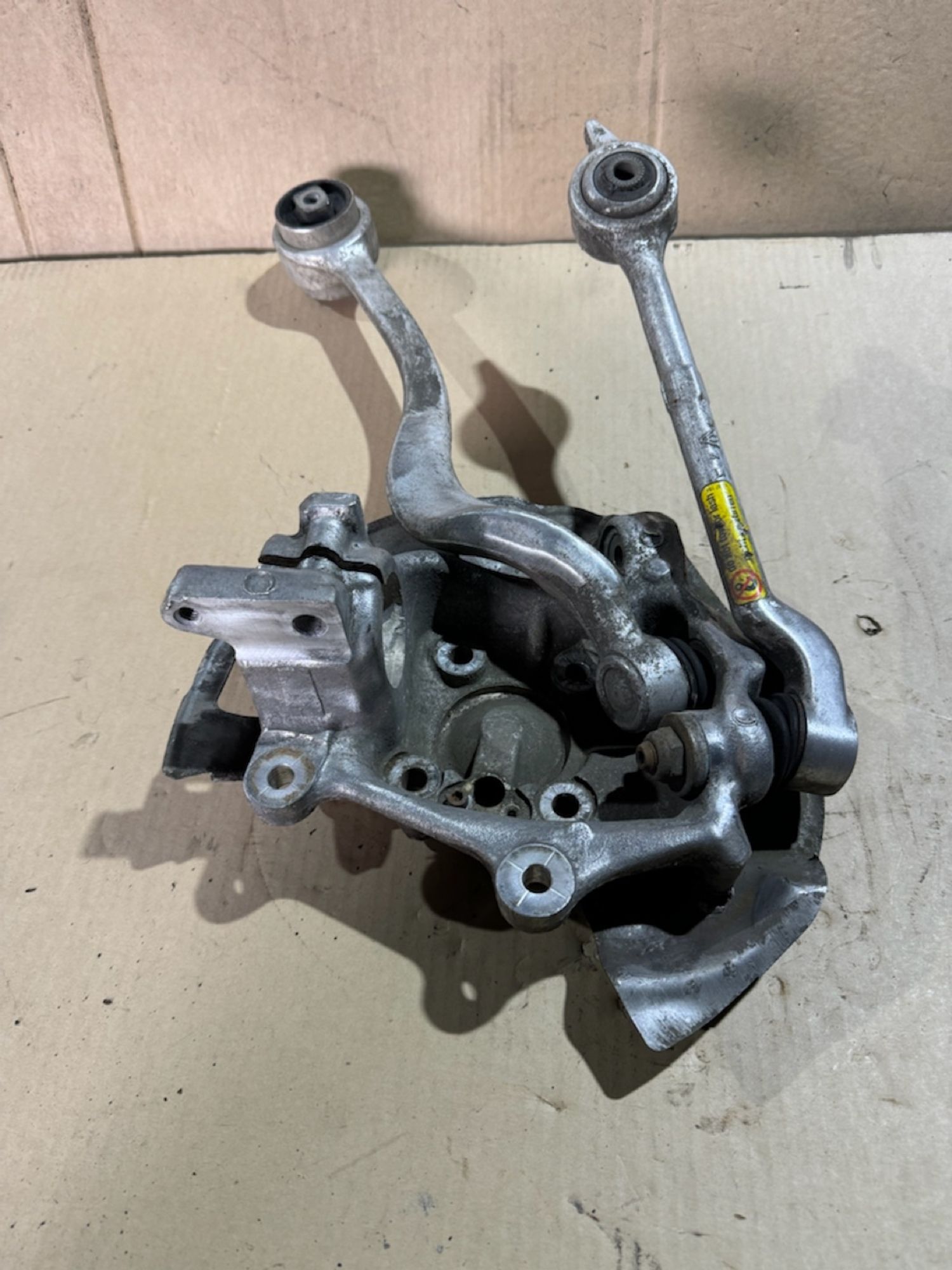 https://ycs.partsauto.market/partsauto-images/thmbs/userImages/a486c87f8955b6e25f9185efee619899/part/8df6ad5a-d34c-4fe5-b893-1cf2f4ef3f31_1776689379472.jpg