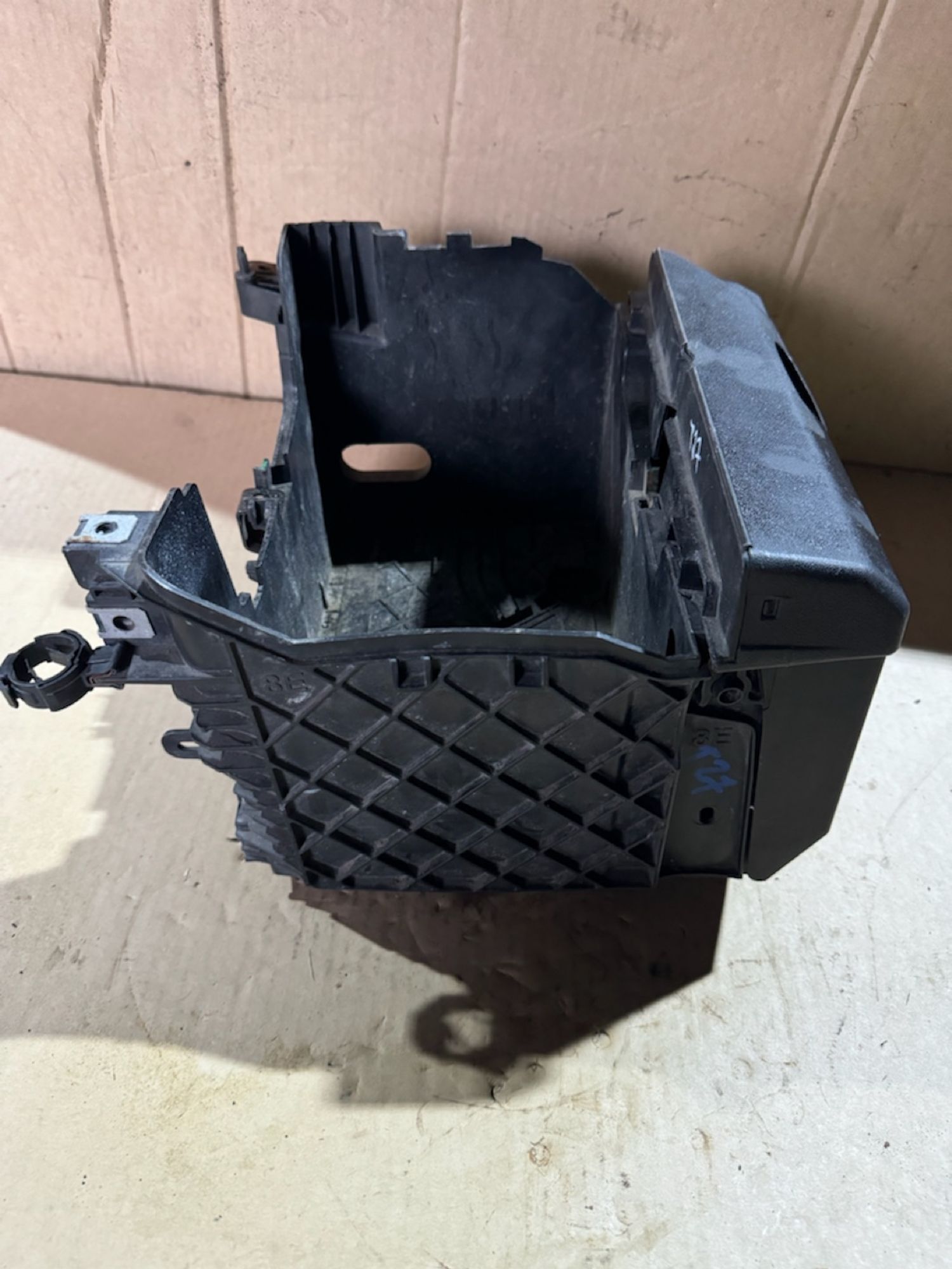 https://ycs.partsauto.market/partsauto-images/thmbs/userImages/a486c87f8955b6e25f9185efee619899/part/8e3f90cf-5379-471d-a814-1105cc182db5_1776852183765.jpg