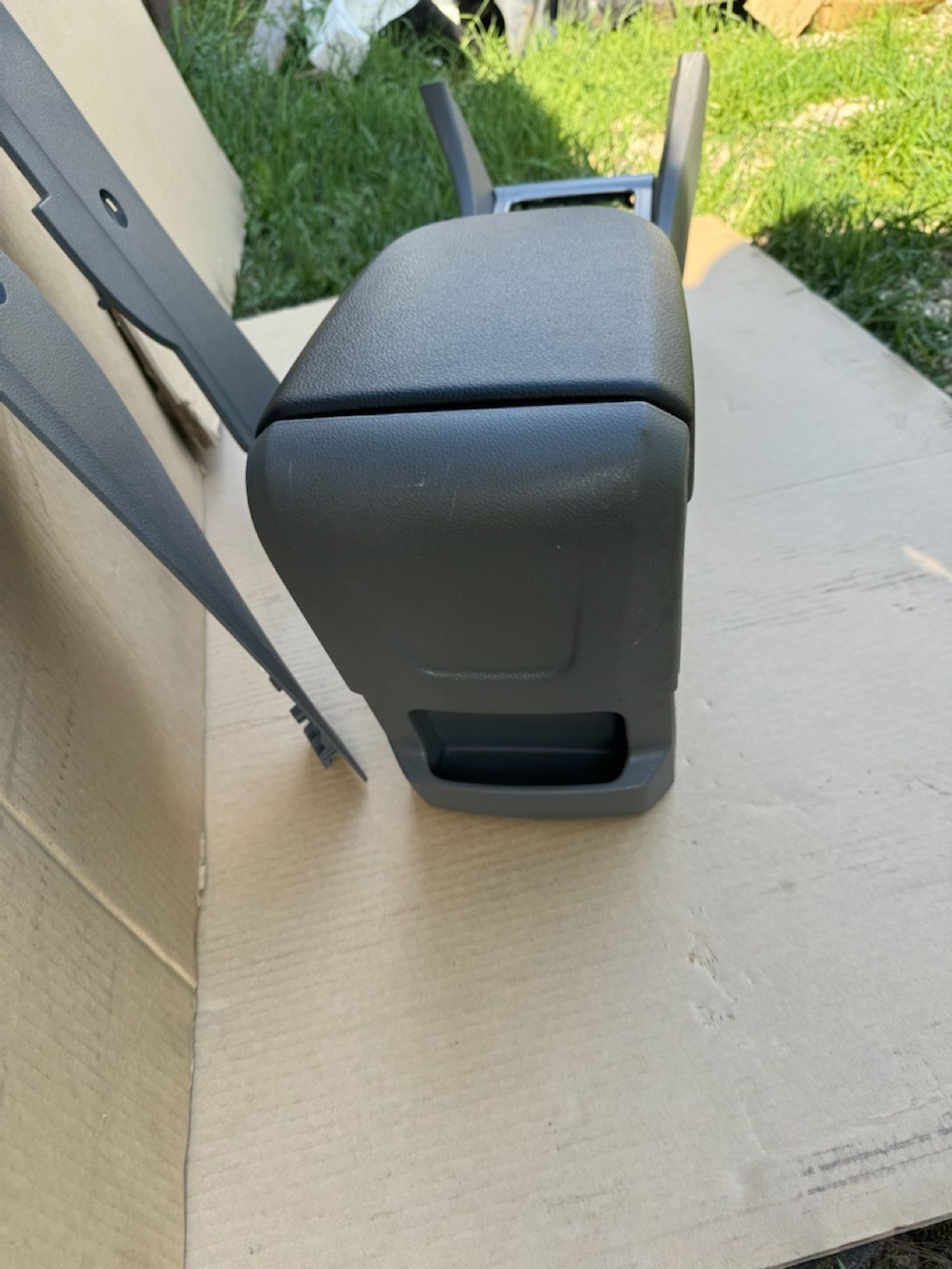 https://ycs.partsauto.market/partsauto-images/thmbs/userImages/a486c87f8955b6e25f9185efee619899/part/90d5b515-0396-4cf5-a90a-033a1d472bcd_1779051677689.jpg