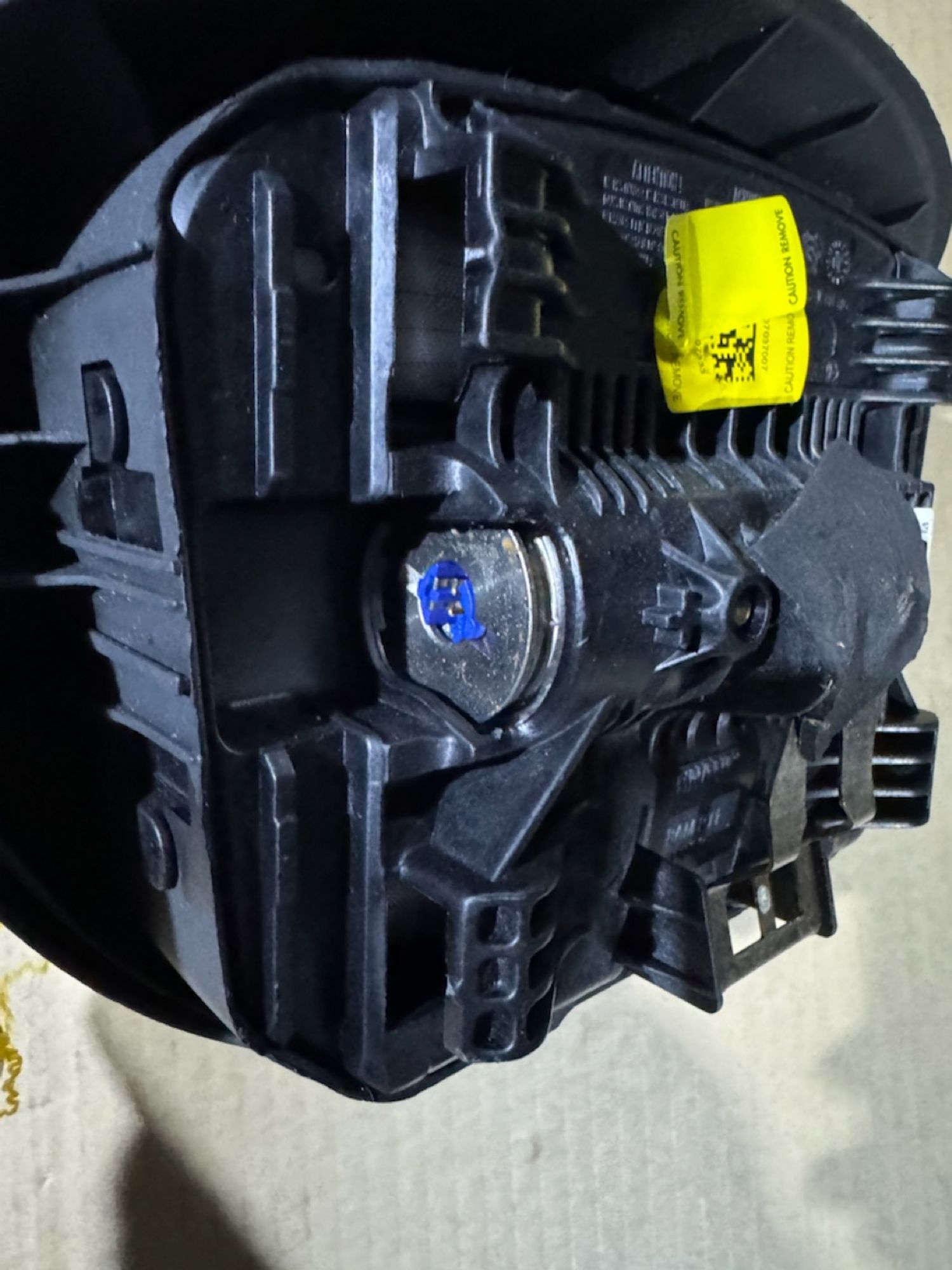 https://ycs.partsauto.market/partsauto-images/thmbs/userImages/a486c87f8955b6e25f9185efee619899/part/927316d8-54d0-49dc-ac17-91ac9eb34d14_1775854034465.jpg
