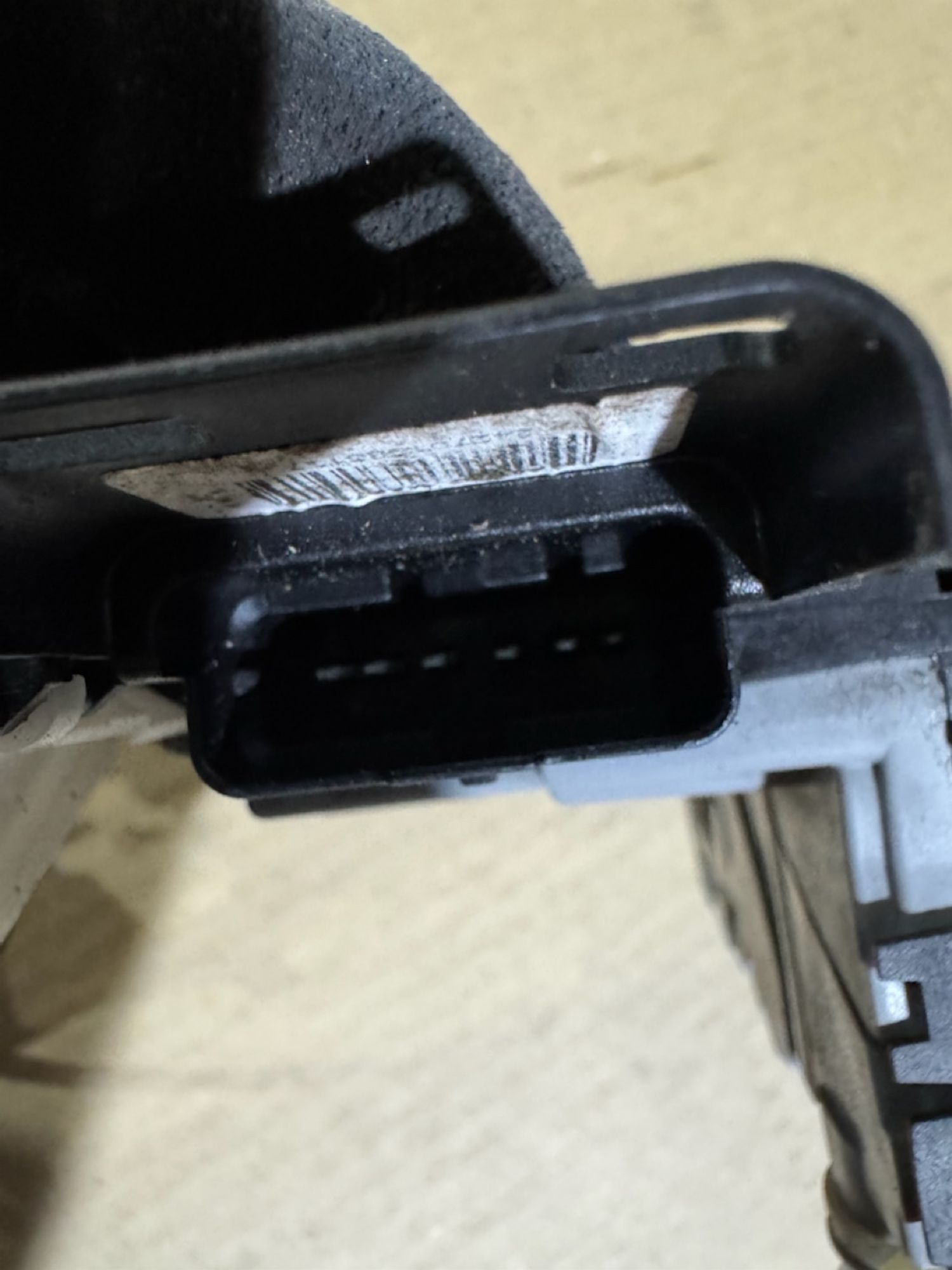 https://ycs.partsauto.market/partsauto-images/thmbs/userImages/a486c87f8955b6e25f9185efee619899/part/92a8a1b7-2dbb-49ee-8138-335cd19ef32a_1785186127037.jpg