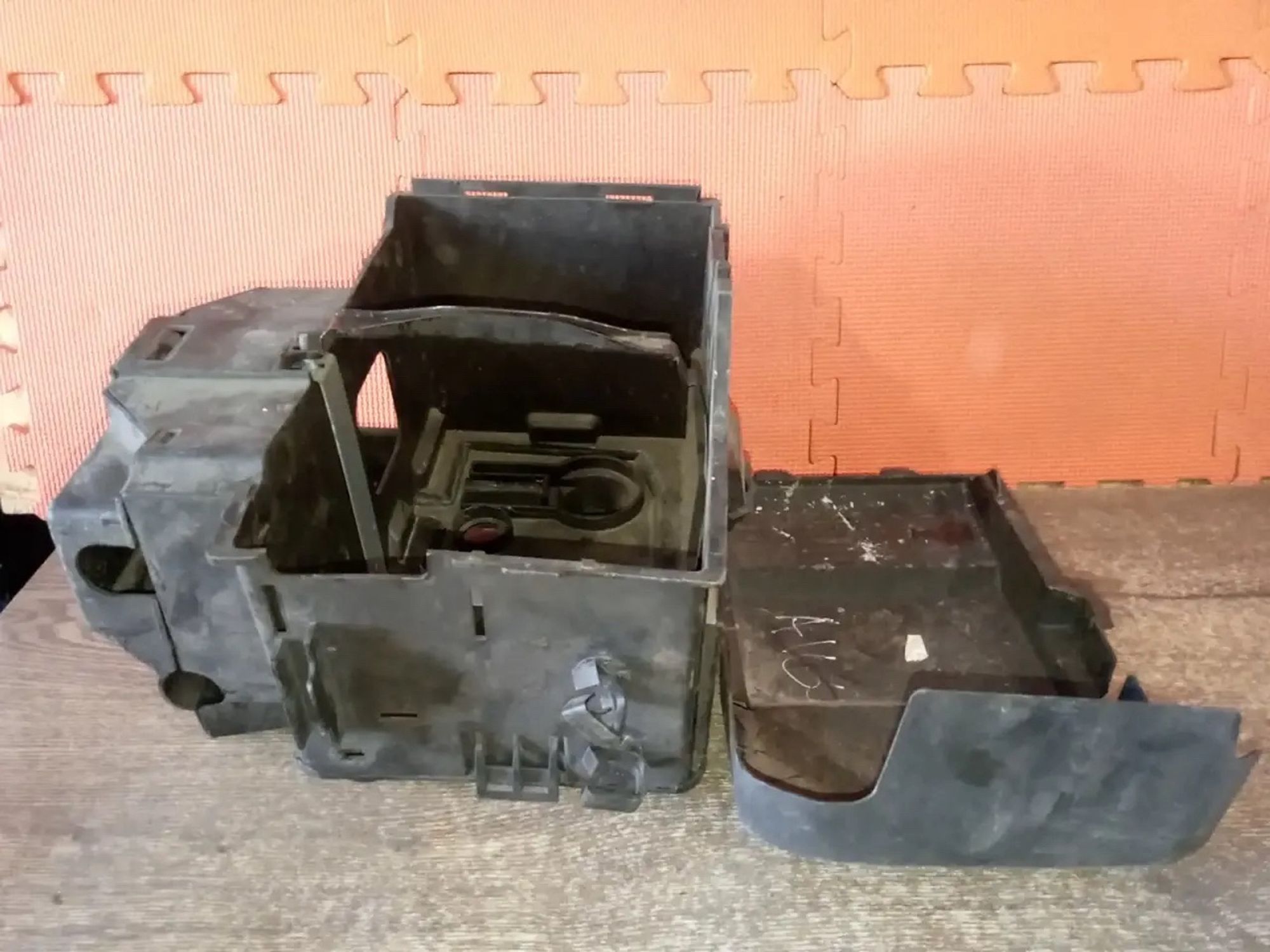 https://ycs.partsauto.market/partsauto-images/thmbs/userImages/a486c87f8955b6e25f9185efee619899/part/93273ede-c713-43ff-8a40-85a67da459e5_1779344413936.jpg