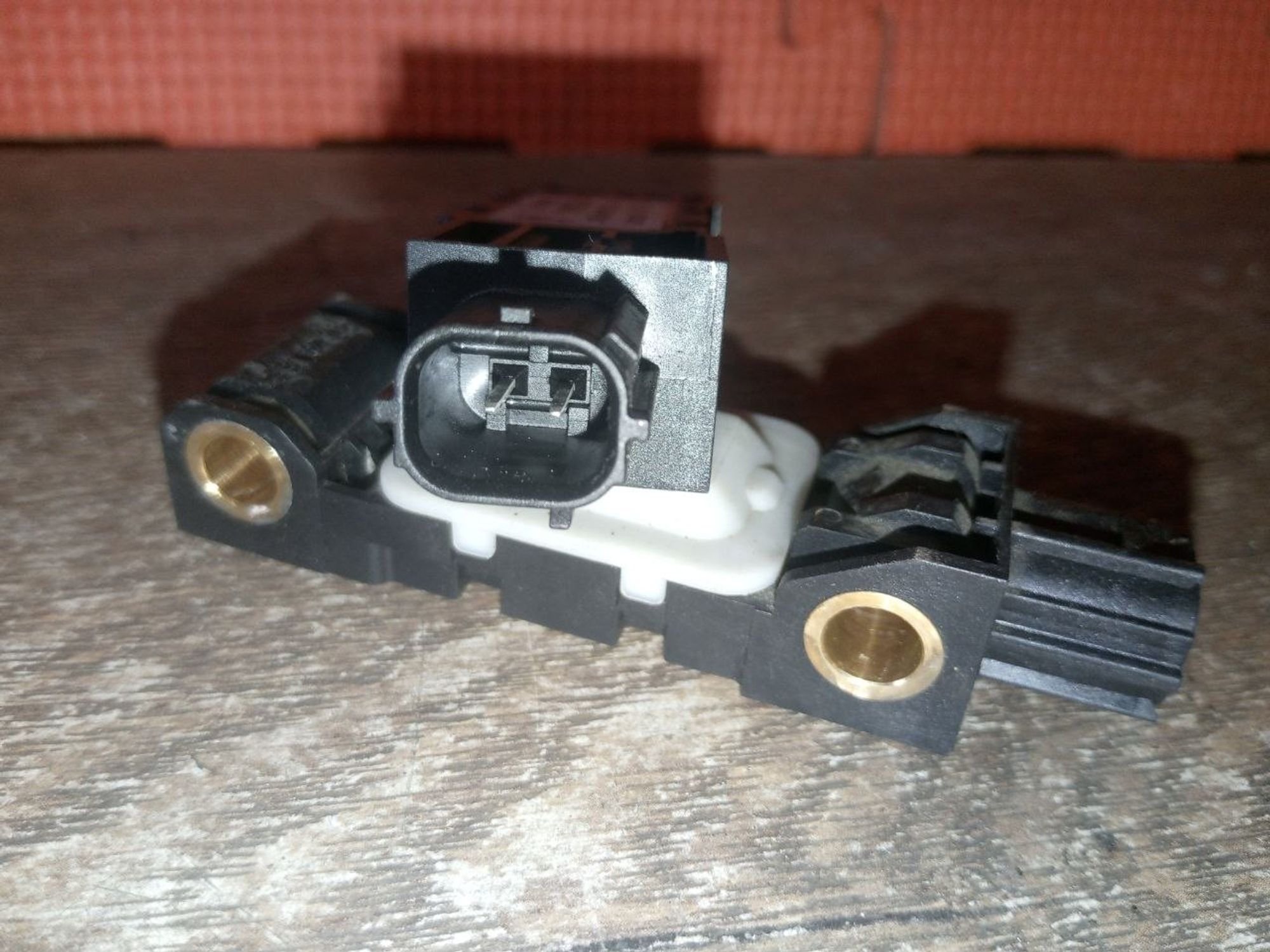 https://ycs.partsauto.market/partsauto-images/thmbs/userImages/a486c87f8955b6e25f9185efee619899/part/93ab669e-0345-4c7e-b566-468f588cb66a_1775855058439.jpg