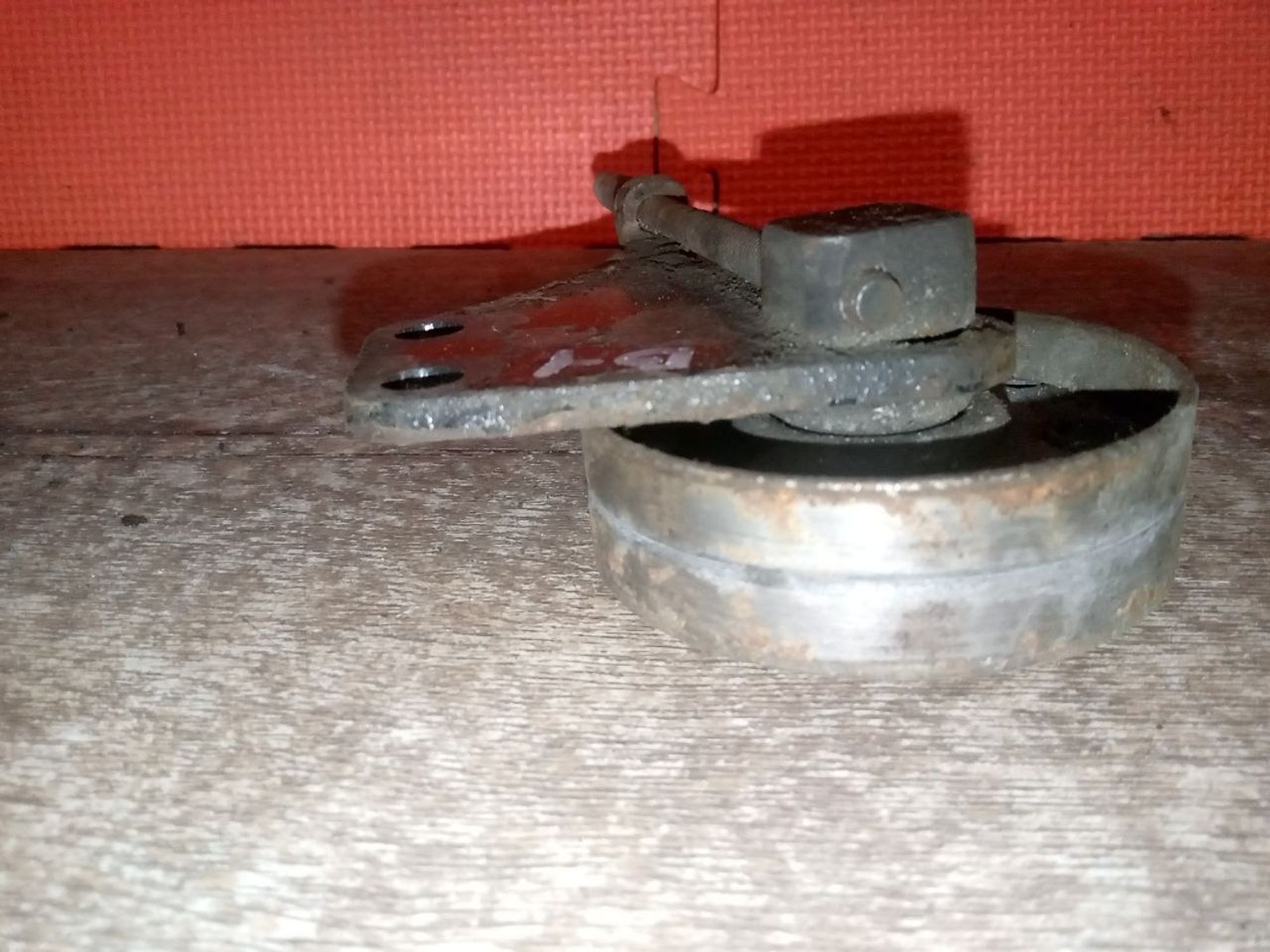 https://ycs.partsauto.market/partsauto-images/thmbs/userImages/a486c87f8955b6e25f9185efee619899/part/93c7ab56-d998-4751-9c0d-2b8093a1fe8c_1775917551414.jpg