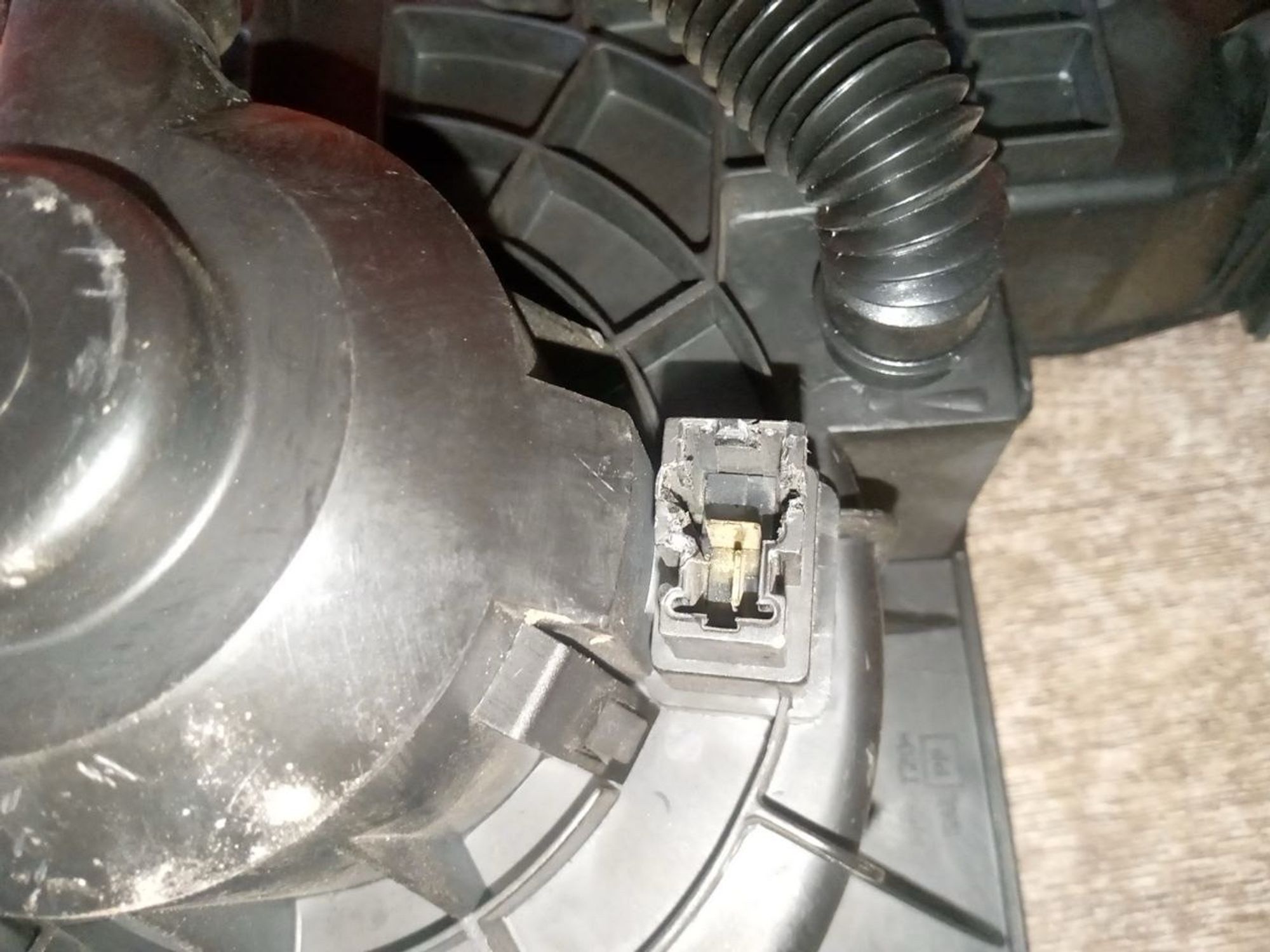 https://ycs.partsauto.market/partsauto-images/thmbs/userImages/a486c87f8955b6e25f9185efee619899/part/9446ed6d-7a57-4161-8769-191b3d882d26_1775855064069.jpg