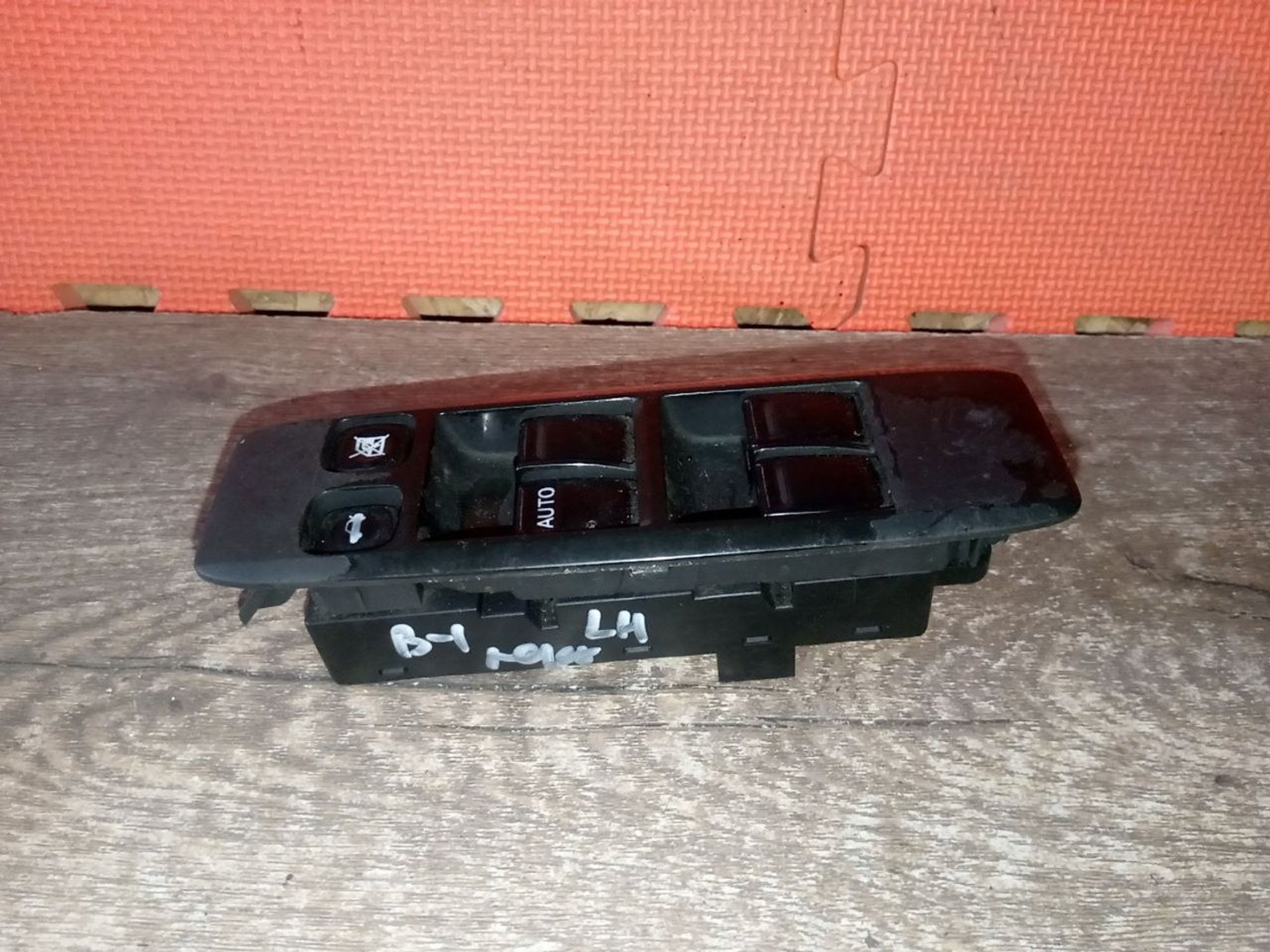 https://ycs.partsauto.market/partsauto-images/thmbs/userImages/a486c87f8955b6e25f9185efee619899/part/948f4ce6-0ceb-4ee2-8890-6cc75dcb070e_1775856400591.jpg