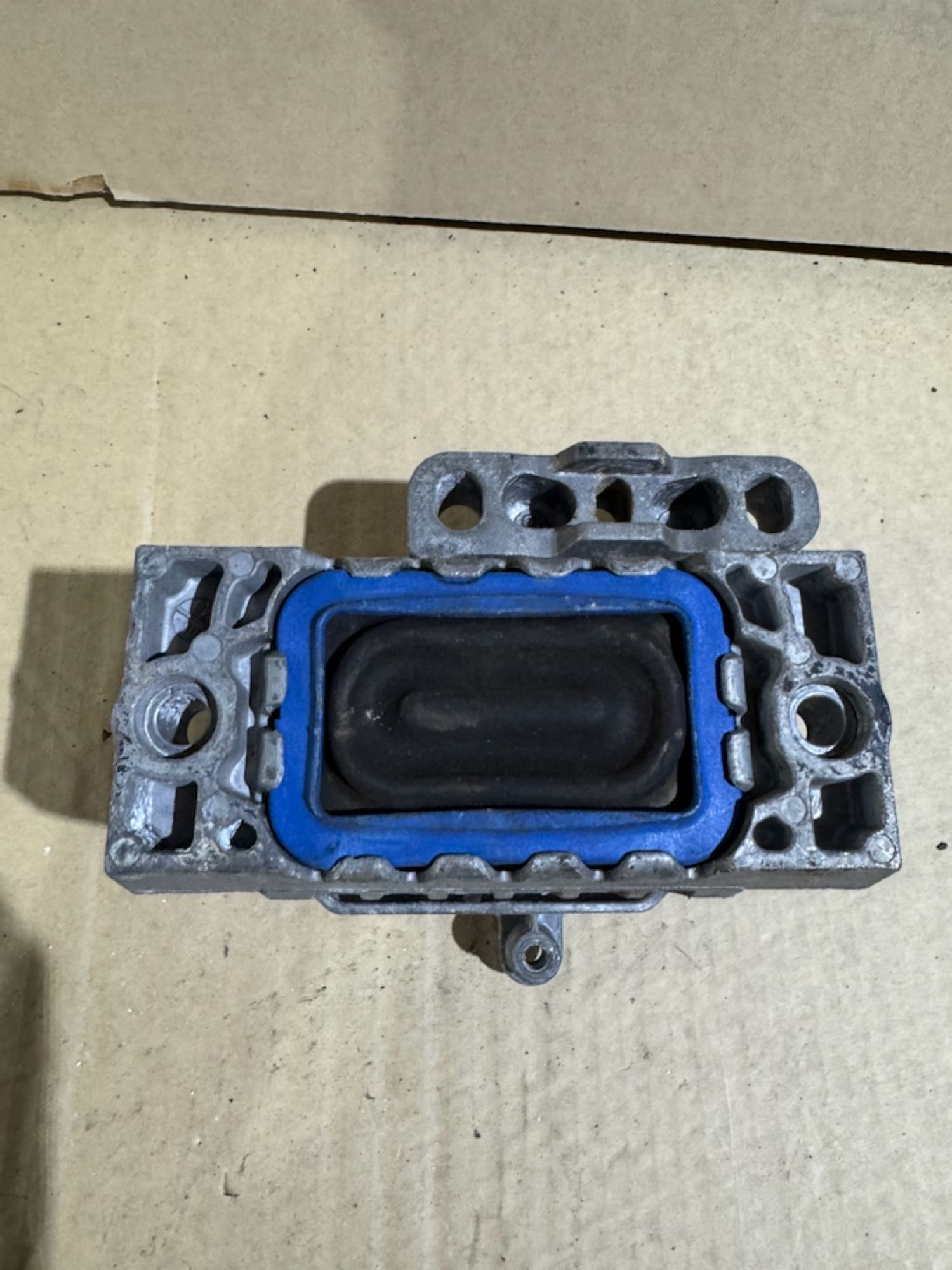 https://ycs.partsauto.market/partsauto-images/thmbs/userImages/a486c87f8955b6e25f9185efee619899/part/9b5cc169-f8f6-442e-91f8-5c81923a84cb_1786354425655.jpg