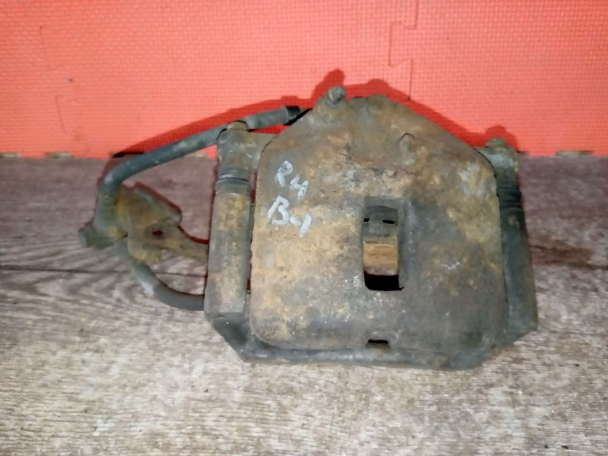 https://ycs.partsauto.market/partsauto-images/thmbs/userImages/a486c87f8955b6e25f9185efee619899/part/9c773694-2877-43d3-bd2d-593e8c605988_1775856261266.jpg