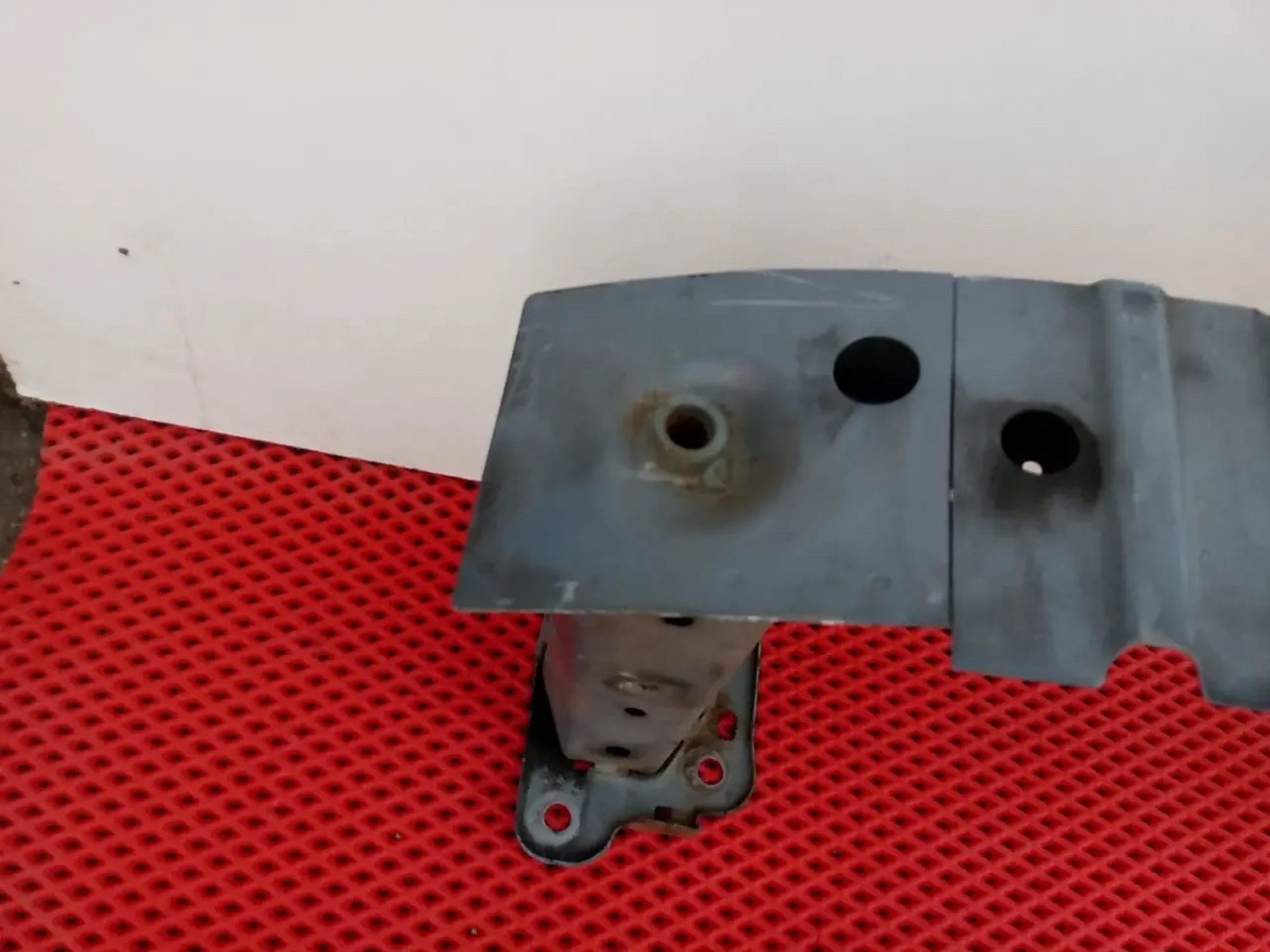https://ycs.partsauto.market/partsauto-images/thmbs/userImages/a486c87f8955b6e25f9185efee619899/part/9cca3f85-faf4-4647-8ce1-261ed5a54a93_1778190130795.jpg