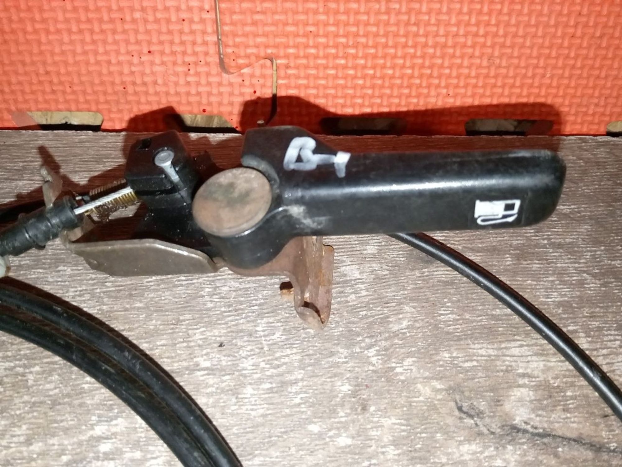 https://ycs.partsauto.market/partsauto-images/thmbs/userImages/a486c87f8955b6e25f9185efee619899/part/9fe9a067-d604-43d0-bd27-50c5d7b721f7_1775856579433.jpg