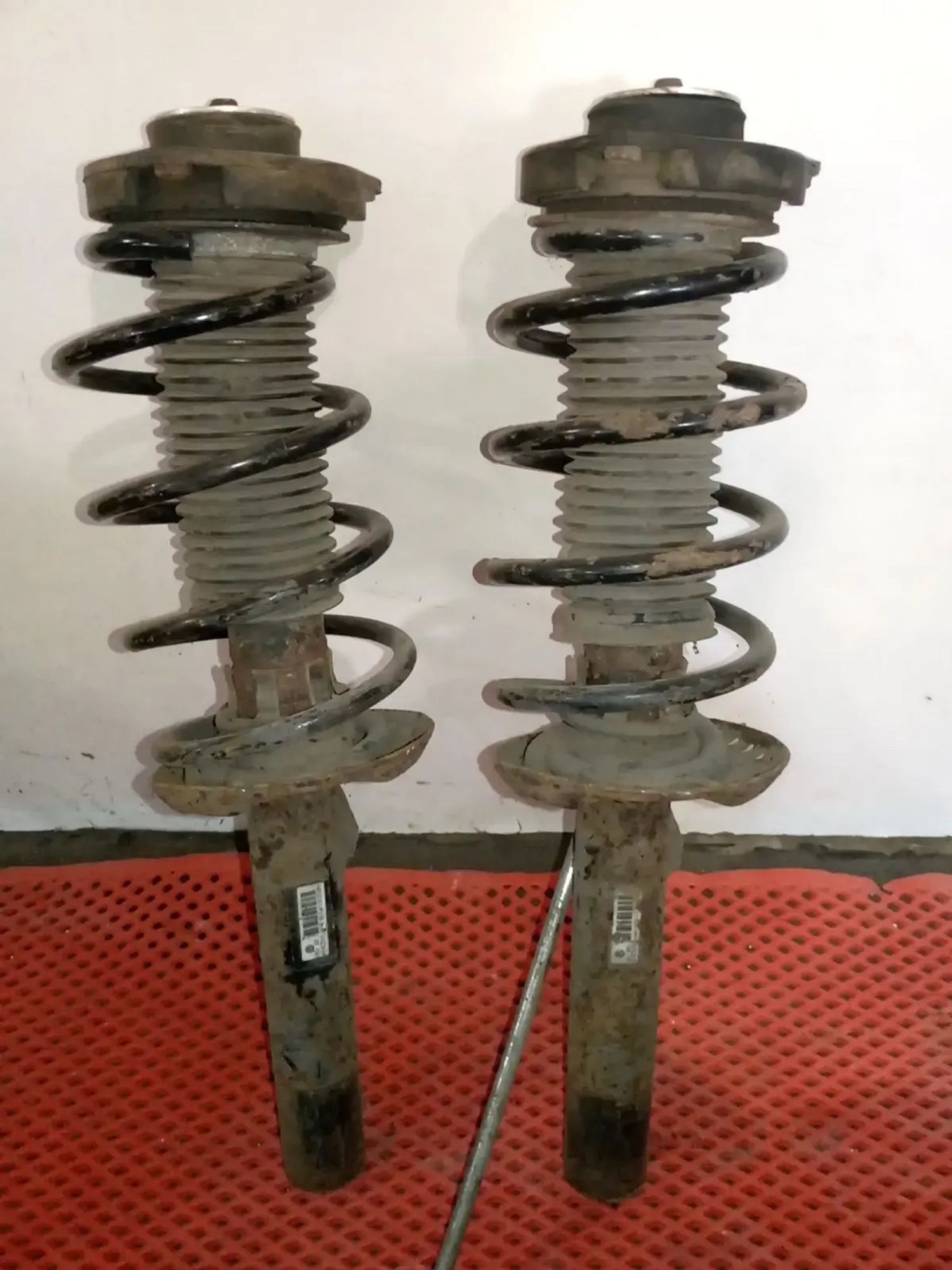https://ycs.partsauto.market/partsauto-images/thmbs/userImages/a486c87f8955b6e25f9185efee619899/part/a1c9ea1c-aaad-426d-aec6-e31bb9c96df3_1786638965507.jpg