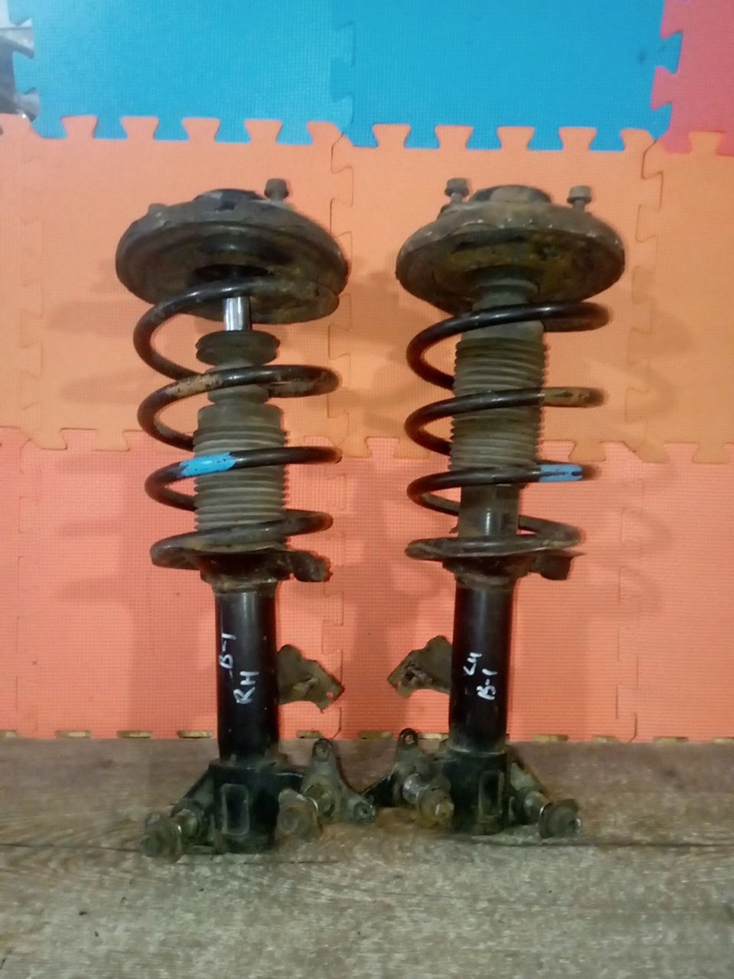https://ycs.partsauto.market/partsauto-images/thmbs/userImages/a486c87f8955b6e25f9185efee619899/part/a2c7ea9f-fab8-4716-a965-1640c351c80f_1775856530547.jpg