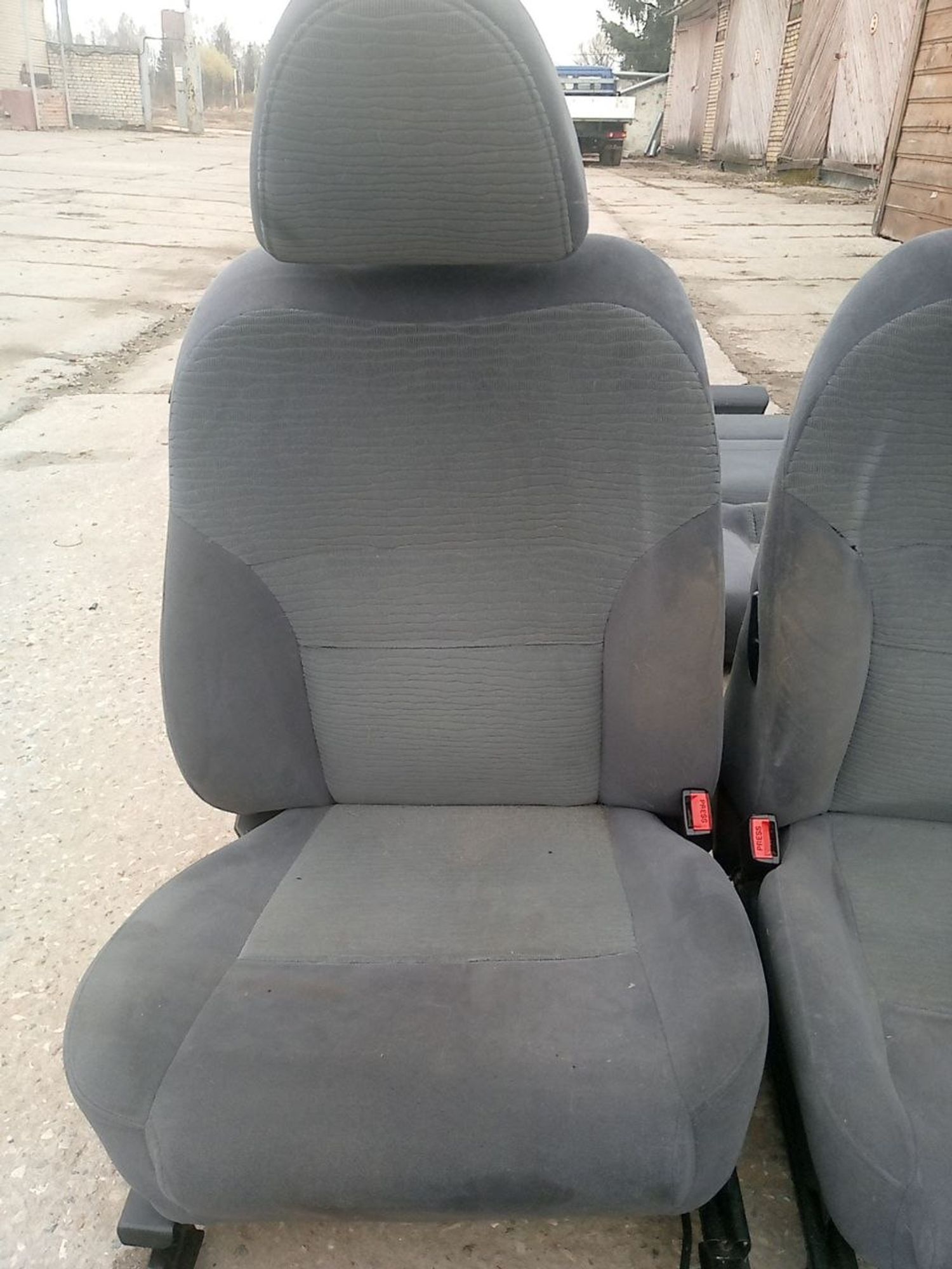 https://ycs.partsauto.market/partsauto-images/thmbs/userImages/a486c87f8955b6e25f9185efee619899/part/a4056f8f-85f3-418a-b685-8b53a28ea860_1775856379999.jpg