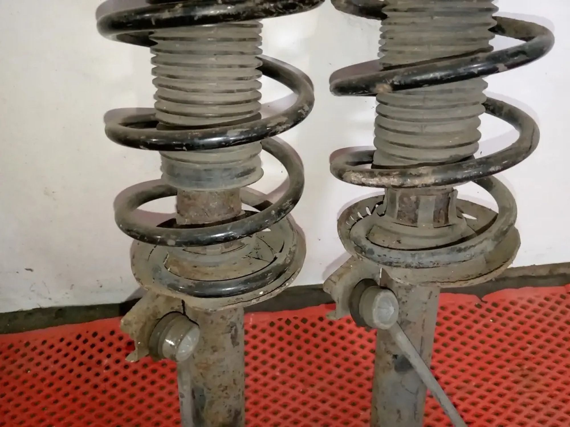https://ycs.partsauto.market/partsauto-images/thmbs/userImages/a486c87f8955b6e25f9185efee619899/part/a4a0086a-9e15-49e1-b2ab-edc483d8218a_1786638964240.jpg