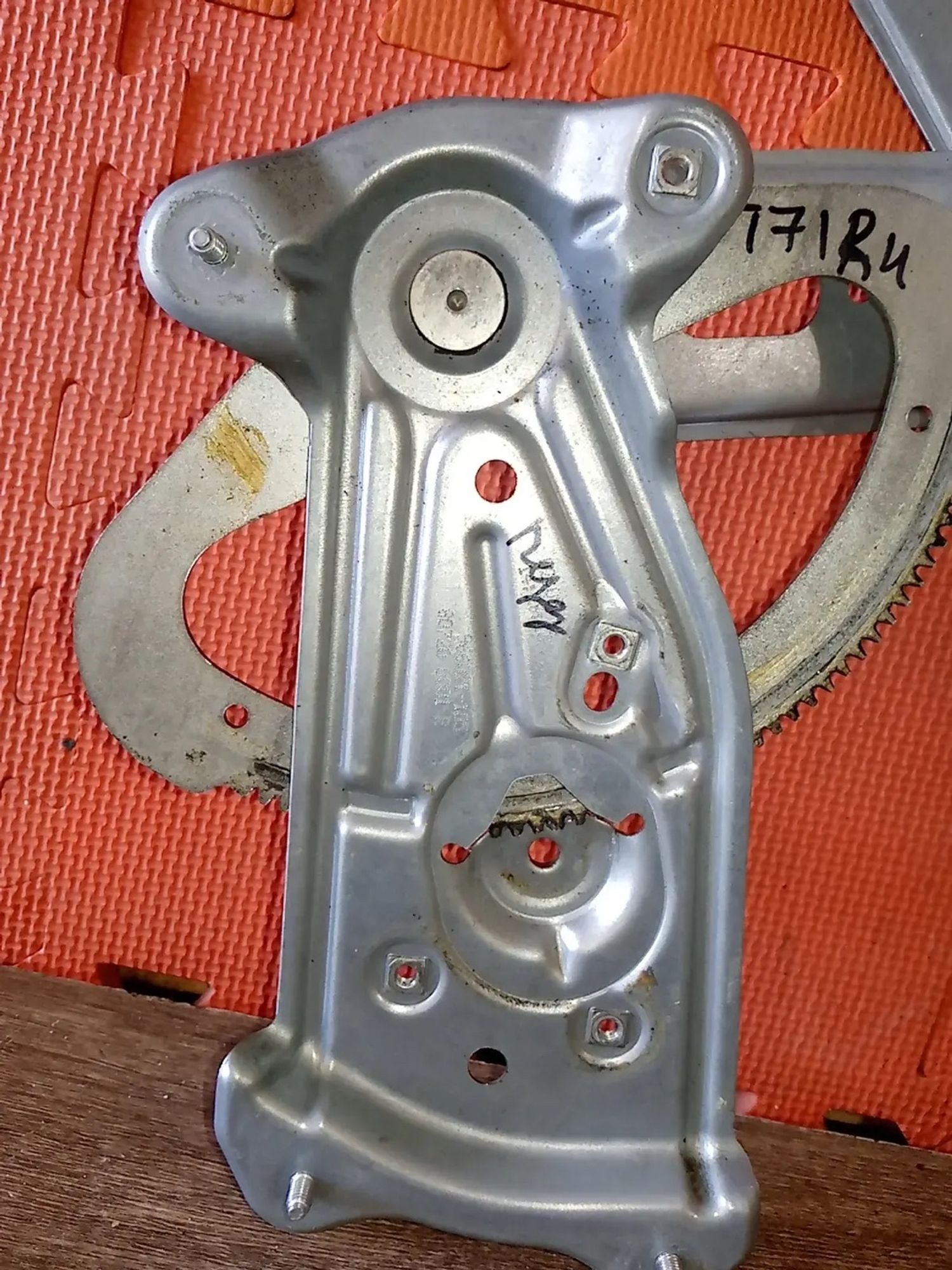 https://ycs.partsauto.market/partsauto-images/thmbs/userImages/a486c87f8955b6e25f9185efee619899/part/a6fa5608-ae13-46b0-be70-fe1f5f7f24f3_1785183348808.jpg