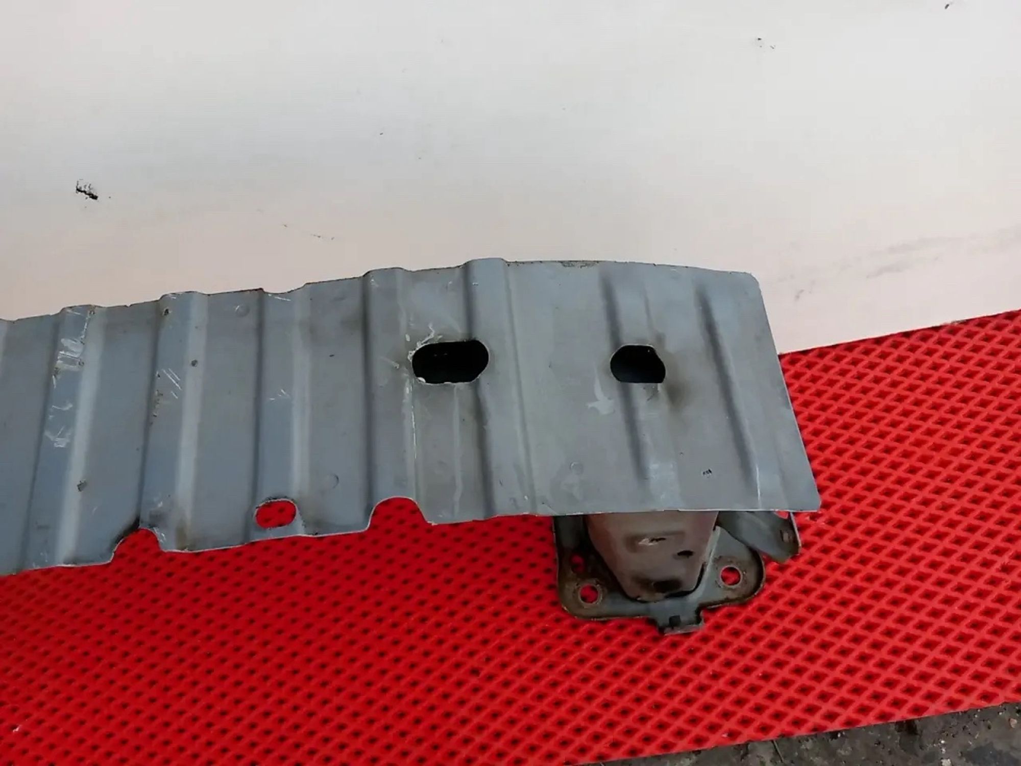 https://ycs.partsauto.market/partsauto-images/thmbs/userImages/a486c87f8955b6e25f9185efee619899/part/a83fb5fa-8169-4b4f-a70e-b6b1d94f2518_1778190132420.jpg